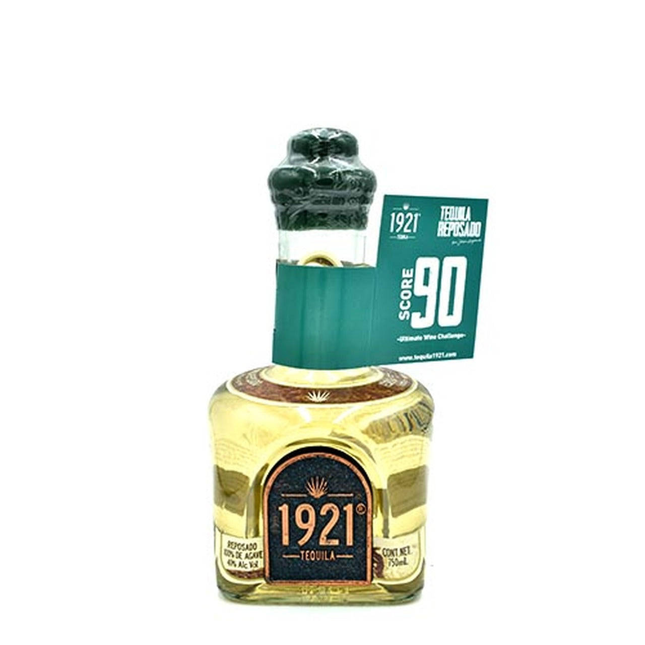 drinks 桌布 壁紙 — 一個透明玻璃瓶的1921 Reposado龍舌蘭酒，內有金色液體和一個綠色標籤，在白色背景上顯示90分。