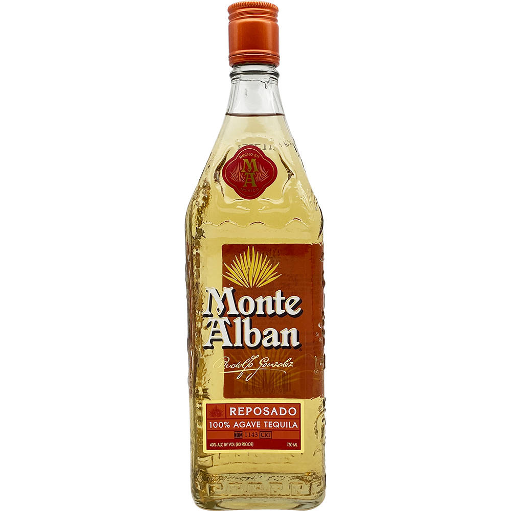 Drink 桌布 壁紙 — 一個透明玻璃瓶的Monte Alban Reposado龍舌蘭酒，帶有琥珀色液體和紅色標籤，立在白色背景前。