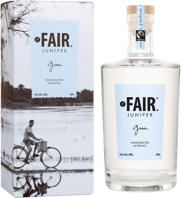 Gin 桌布 壁紙 — 一個透明瓶子和盒子的Fair Juniper琴酒，上面有一張復古照片，是一個男人在反射的池塘旁邊騎自行車。