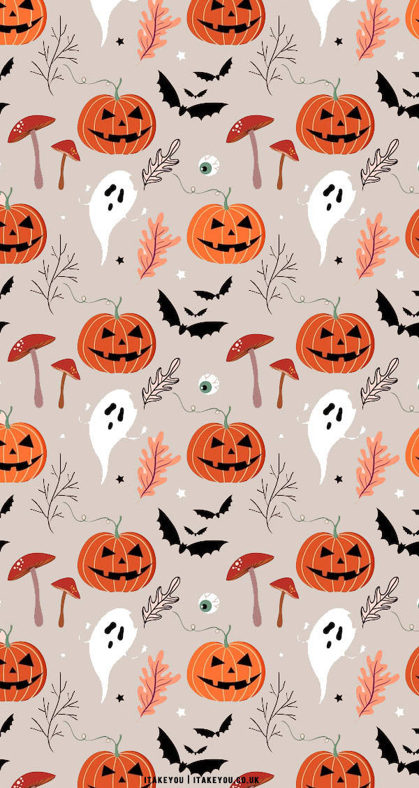 Pumpkin 桌布 壁紙 — 一個重複的萬聖節圖案，包含橙色南瓜燈、鬼魂、蝙蝠、蘑菇和秋葉，背景為米色。