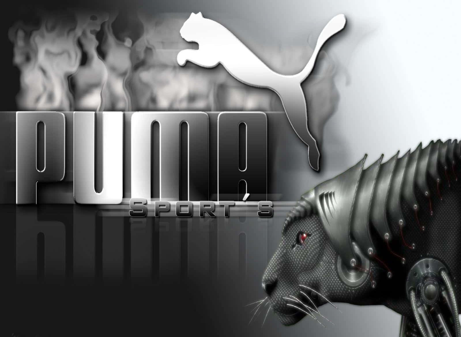 Puma 桌布 壁紙 — 一個金屬機械美洲獅頭，帶有發光的紅色眼睛，旁邊是Puma Sports標誌，背景為煙灰色。