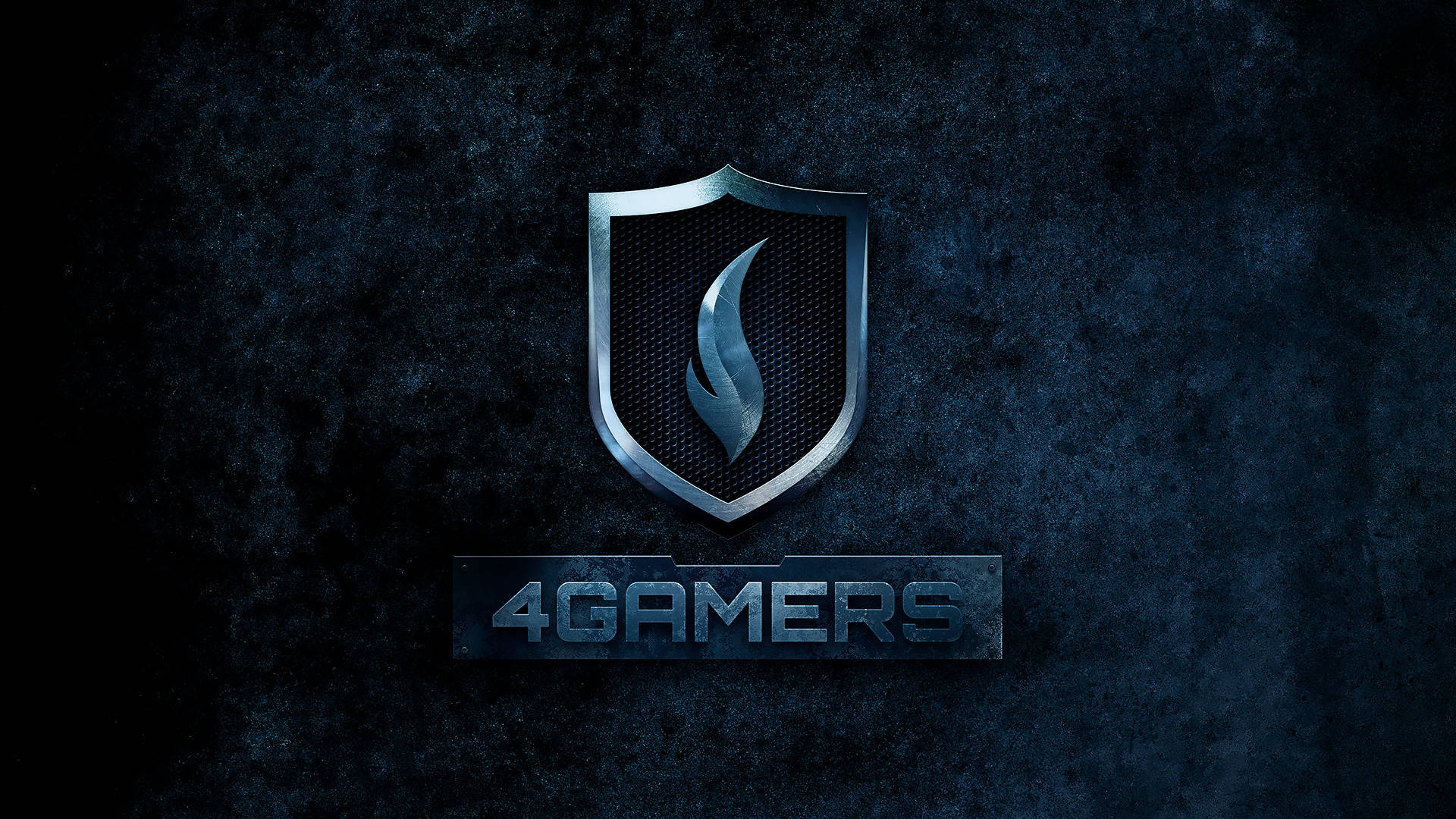 Gamer Logo 桌布 壁紙 — 一個金屬盾牌標誌，帶有火焰標誌和「4GAMERS」文字，在深色紋理藍色背景上發光。