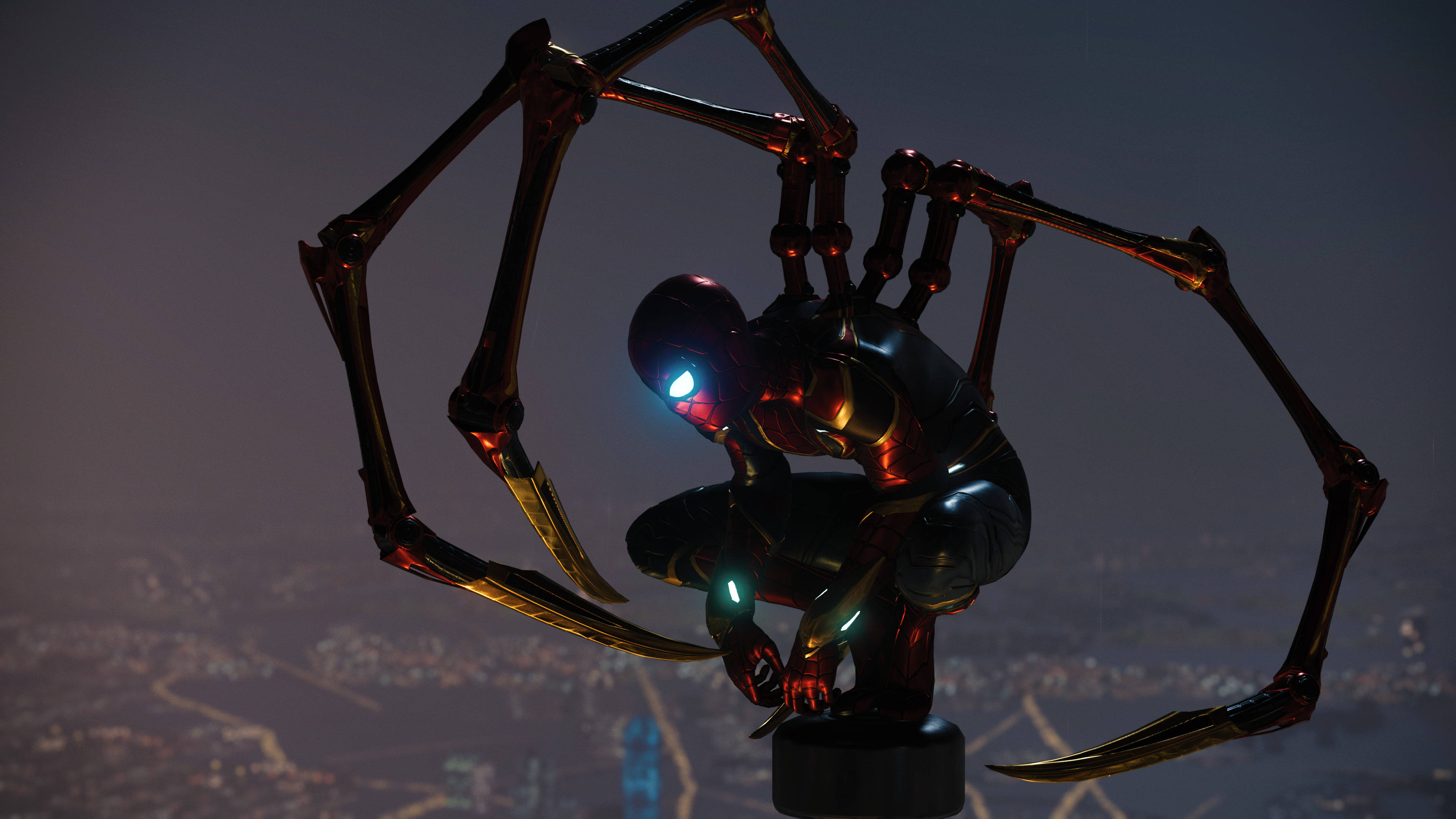 Spider Man No Way Home 桌布 壁紙 — 一個金屬蜘蛛主題的超級英雄雕像蹲在基座上，背景是暮色中的城市天際線，有著發光的眼睛和鋒利的機械肢體。