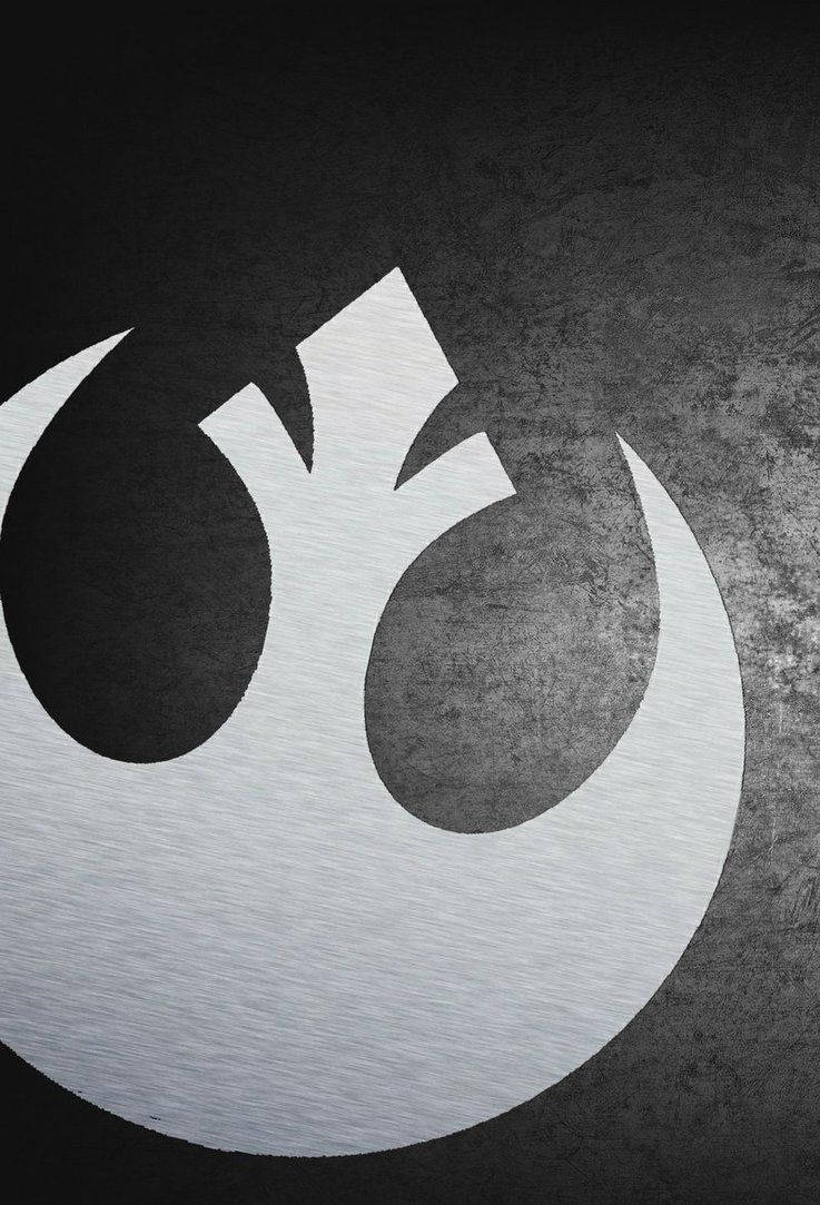 Star Wars Cell Phone 桌布 壁紙 — 一個金屬質感的反抗軍聯盟標誌在帶有刷銀高光的紋理深灰色背景上閃耀。