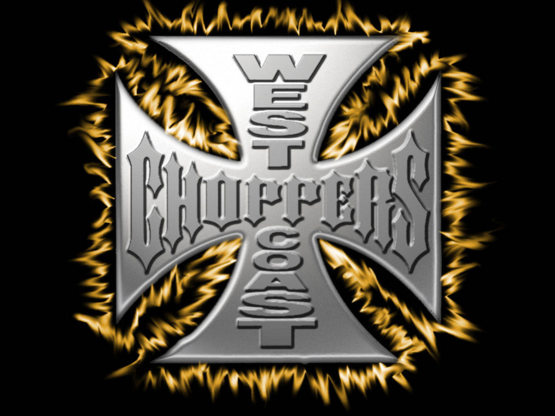 Choppers 桌布 壁紙 — 一個金屬銀色十字架，帶有 'WEST COAST CHOPPERS' 文字，被金色火焰包圍在黑色背景上。