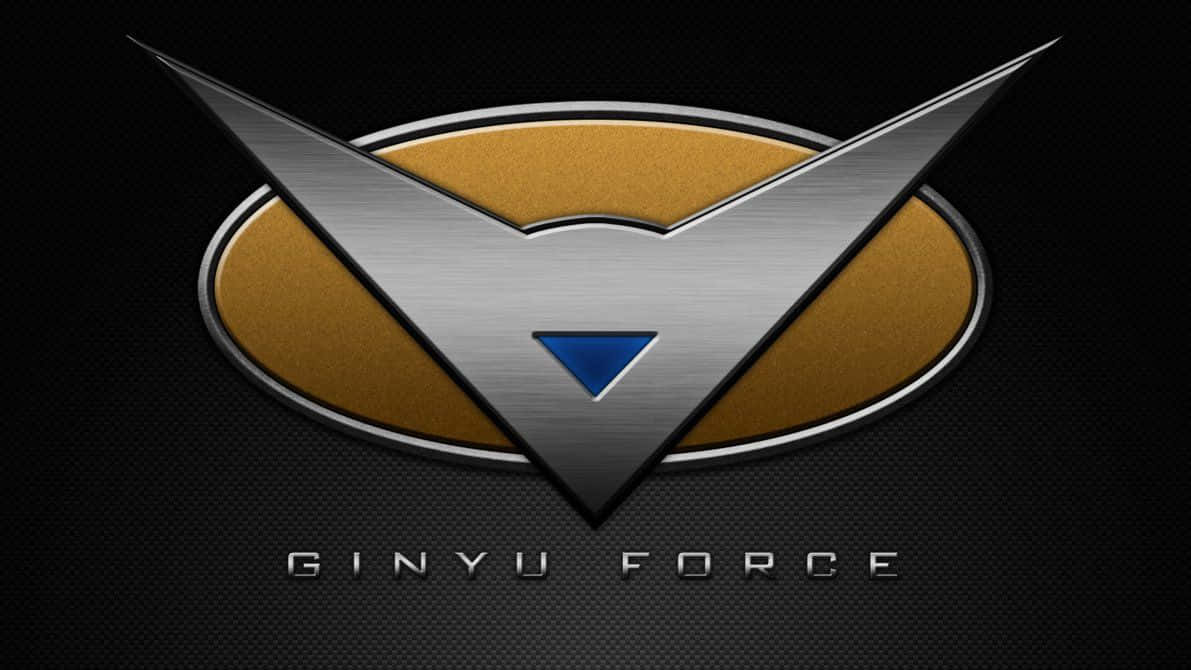 Ginyu Force 桌布 壁紙 — 一個金屬銀色和金色的基紐特戰隊標誌，中央有一個藍色三角形，位於黑色紋理背景上。