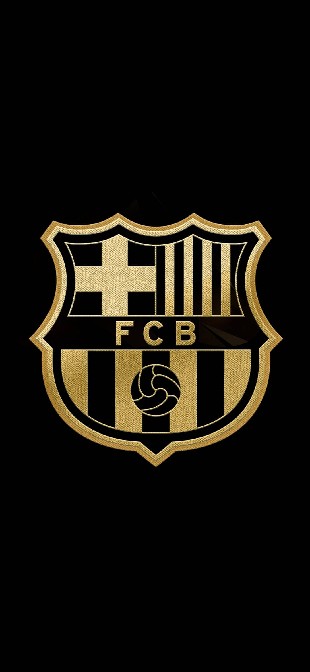 Barcelona 桌布 壁紙 — 一個金色的FC巴塞隆納隊徽，帶有黑色和金色的條紋，中央有一個足球，背景為黑色。