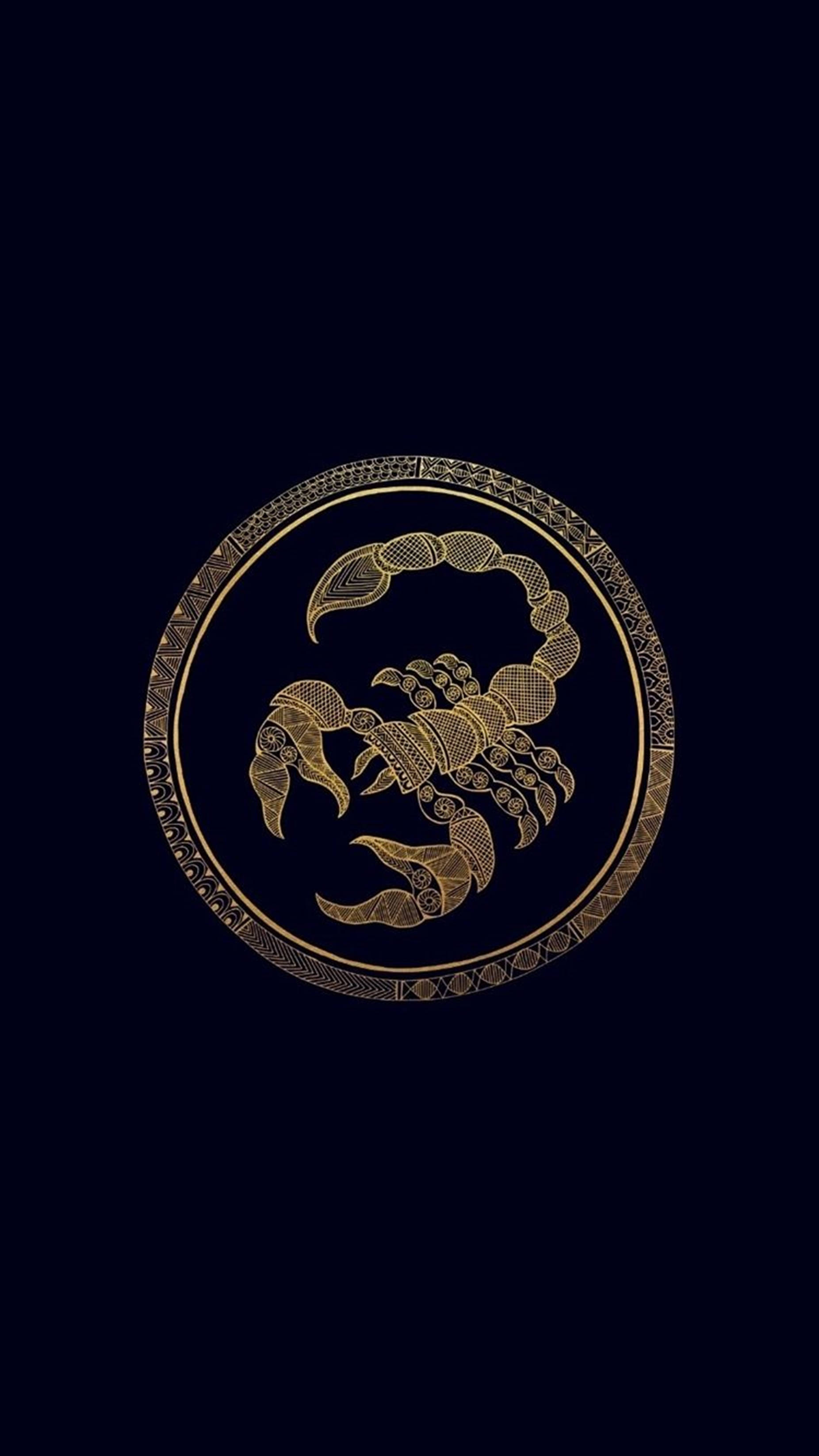 artwork 桌布 壁紙 — 一個金色華麗的天蠍座標誌，置於圓形框架中央，背景為深海軍藍色。
