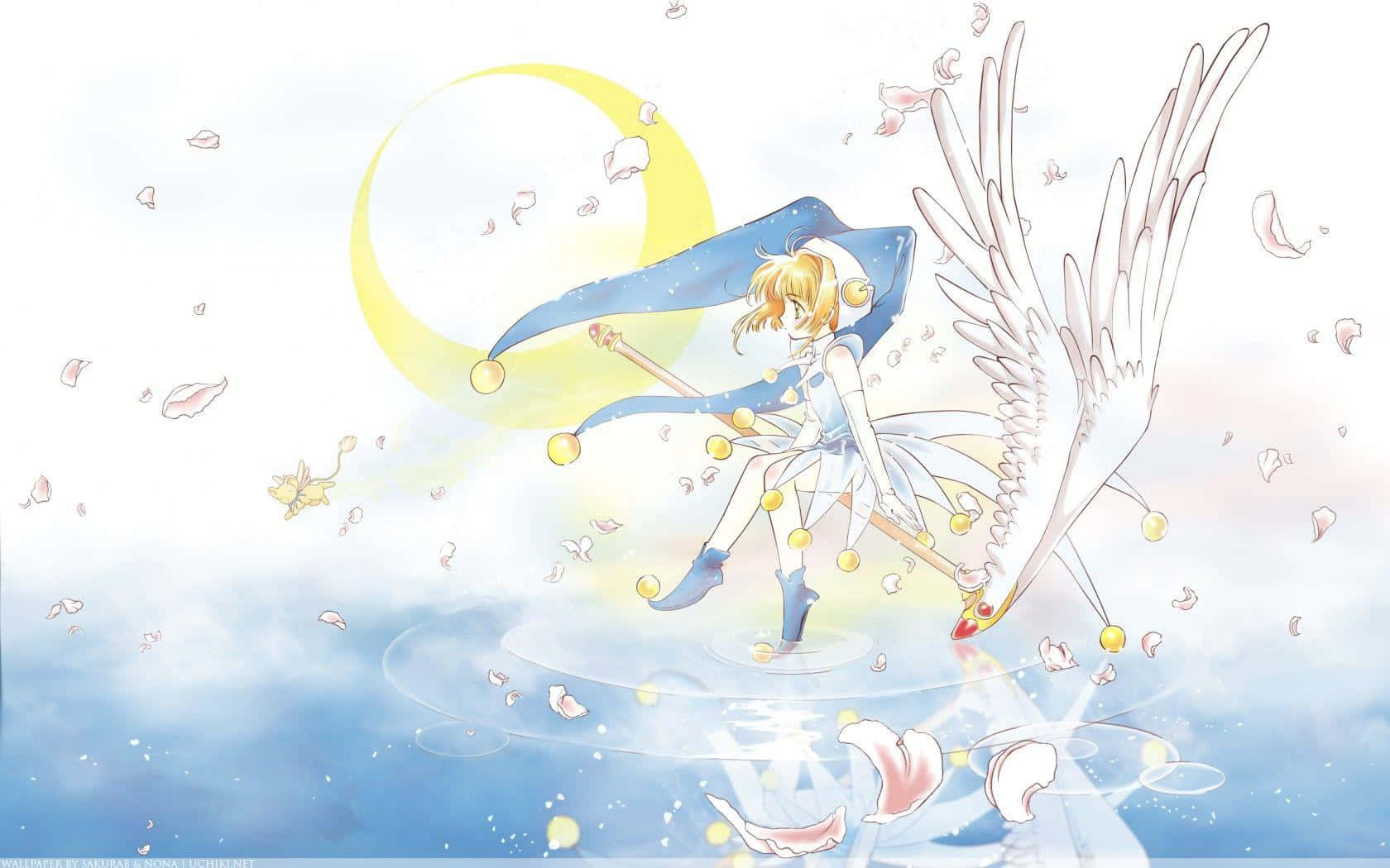庫洛魔法使 桌布 壁紙 — 一個金髮動漫女孩，擁有白色翅膀和藍色斗篷，站在新月下的發光平台上，花瓣在她周圍飄落。