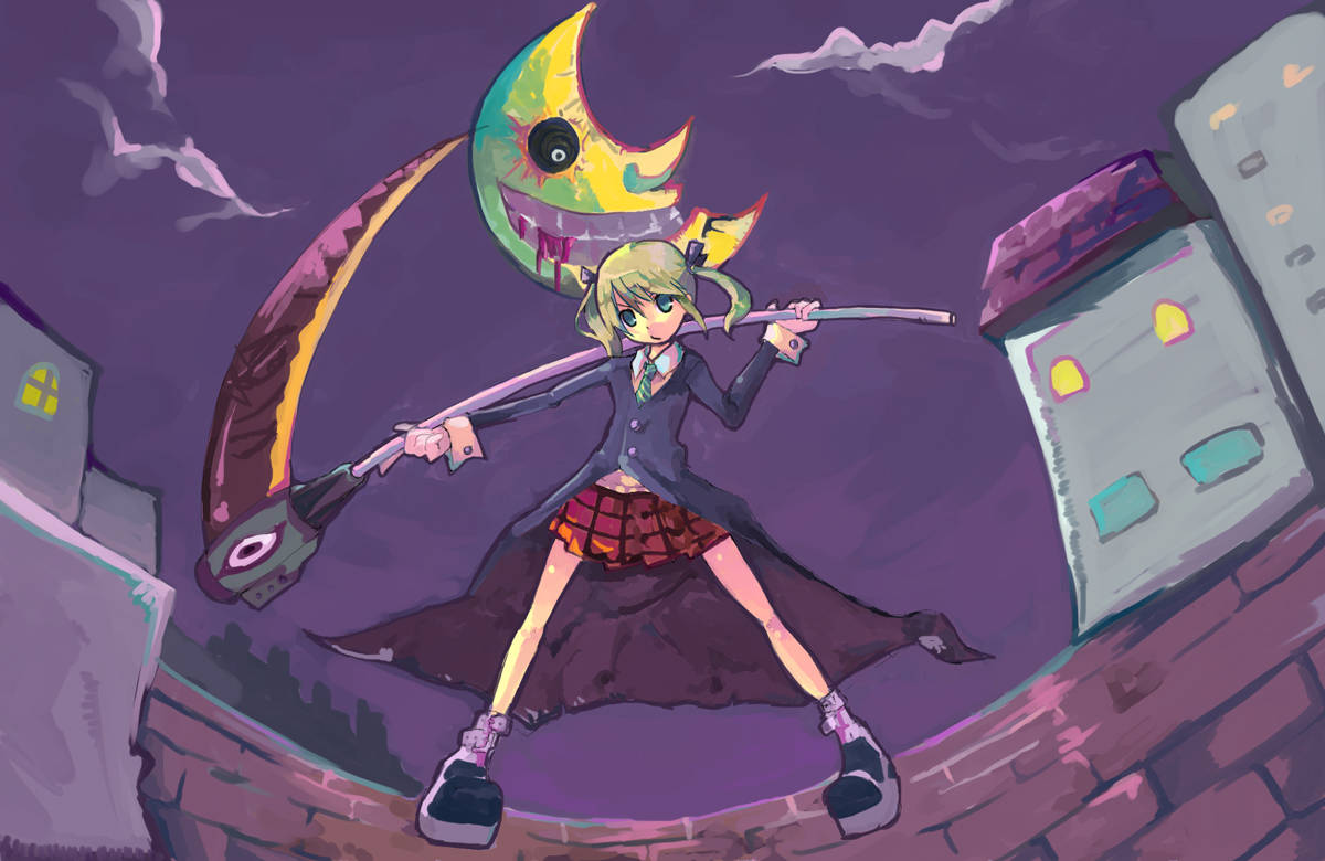 soul eater moon 桌布 壁紙 — 一個金髮動漫少女穿著校服，在紫色都市夜景中揮舞鐮刀對抗一個怪異的彎月。