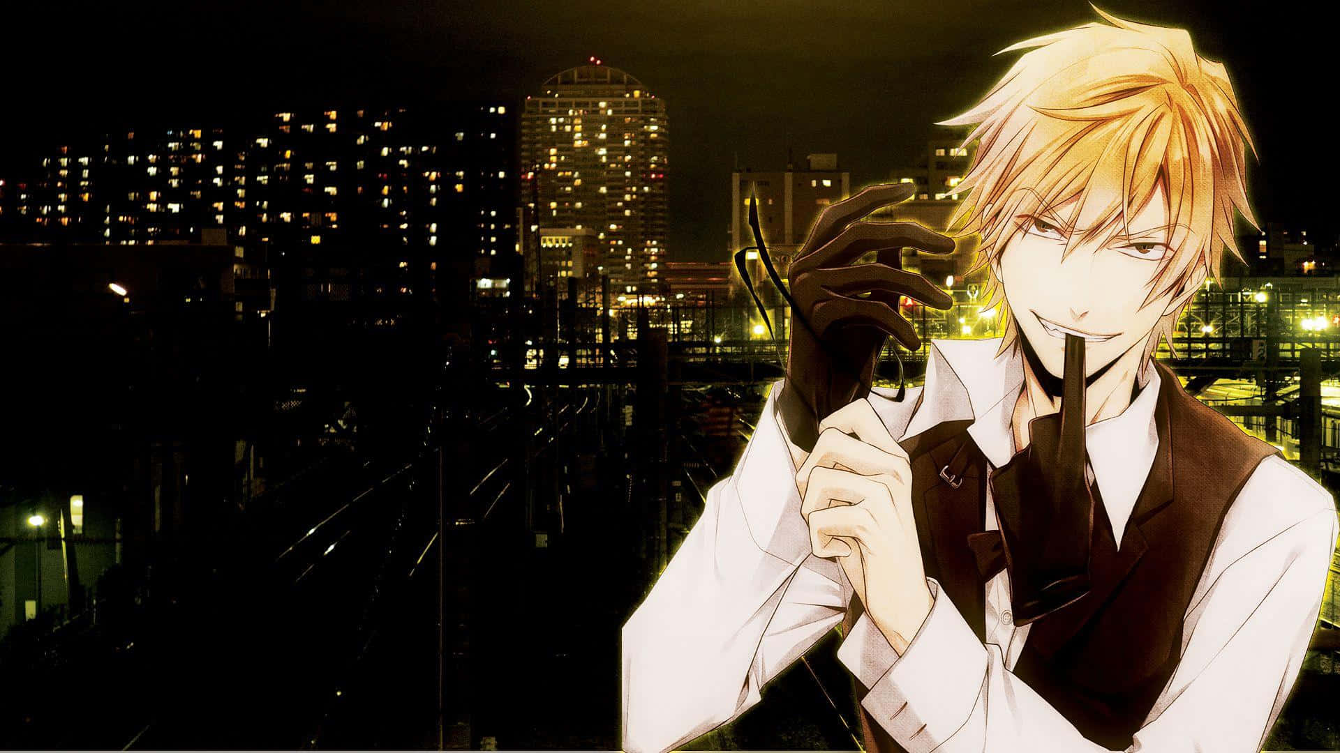 Shizuo Heiwajima 桌布 壁紙 — 一個金髮動漫男人穿著白襯衫和黑色背心，在夜晚發光的城市景觀中拿著一支香煙。