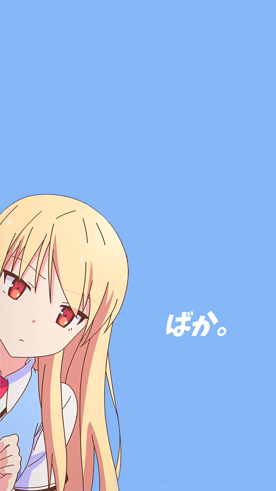 Aesthetic Anime Pfp 桌布 壁紙 — 一個金髮紅眼的動漫女孩穿著校服，在純藍色背景附近寫著「baka」這個字，看起來很生氣。