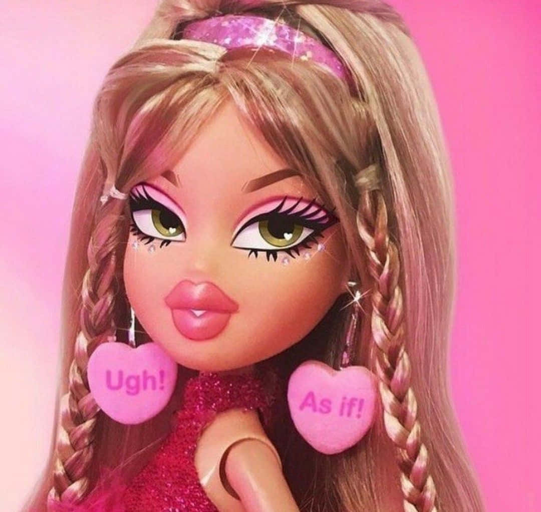 Bratz 桌布 壁紙 — 一個金髮辮子、戴粉紅色心形耳環的 Bratz 公仔，在充滿活力的粉紅色背景上說「Ugh!」和「As if!」。