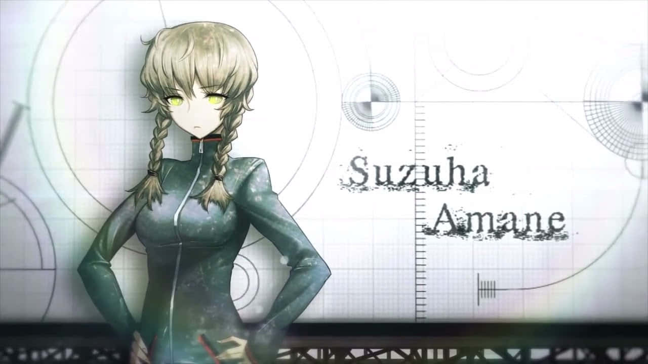 Suzuha Amane 桌布 壁紙 — 一個金髮辮子動漫女孩，黃色眼睛，自信地穿著綠色連身衣，站在白色科技主題背景前。