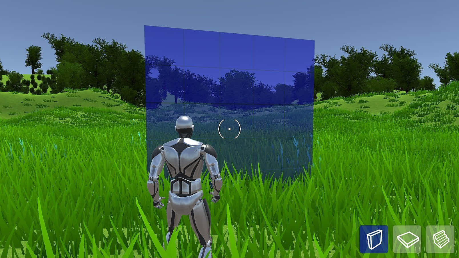 Building Game 桌布 壁紙 — 一個銀色機器人站在充滿活力的綠色田野中，面向一個發出藍光的傳送門，顯露出後方的森林。