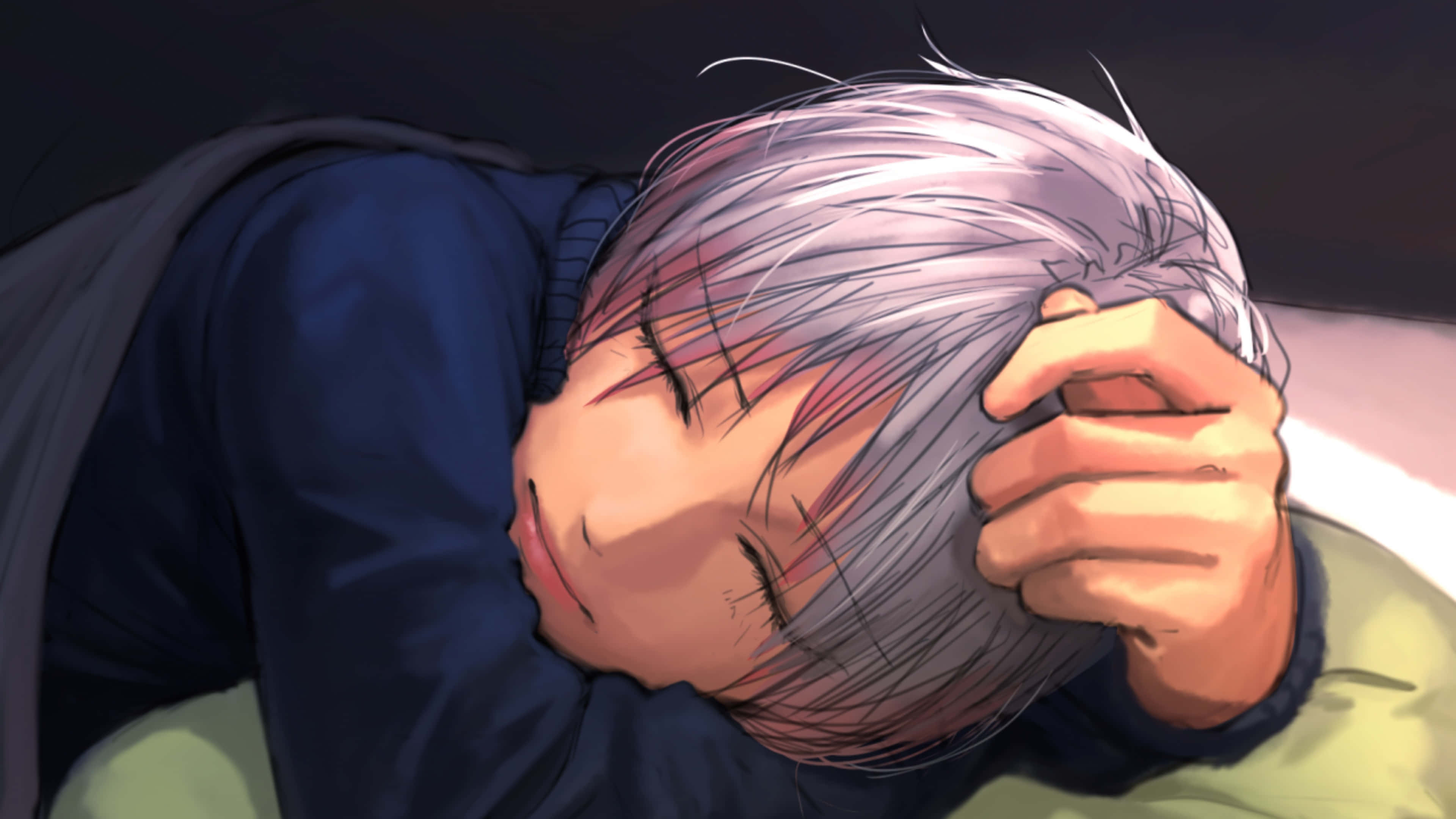Sleep 桌布 壁紙 — 一個銀髮動漫角色在黑暗背景下，沐浴在柔和溫暖的光線中，手放在頭上安然入睡。