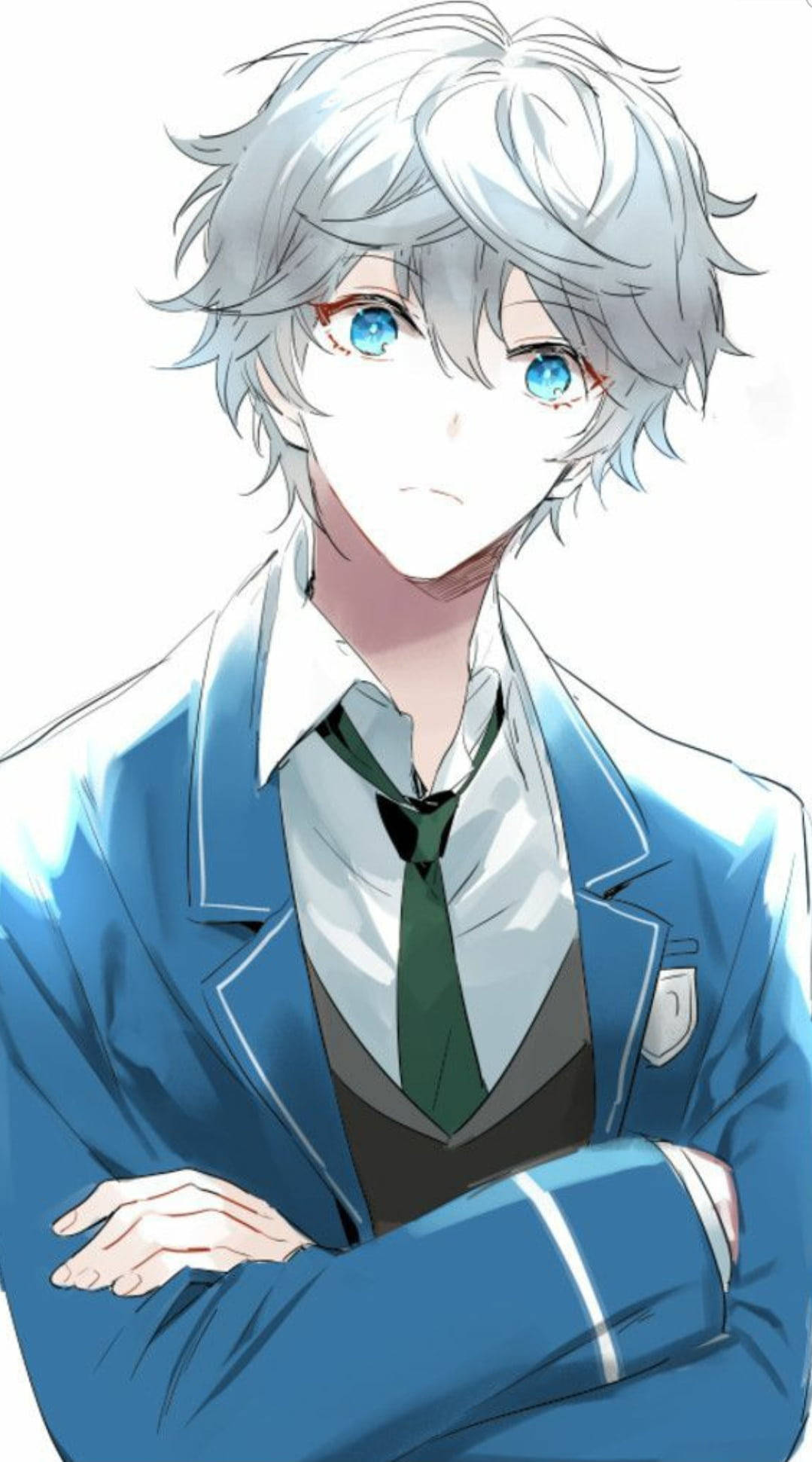 動漫男孩 桌布 壁紙 — 一個銀髮藍眼的動漫男孩自信地站在白色背景前，穿著藍色校服，雙手交叉在胸前。