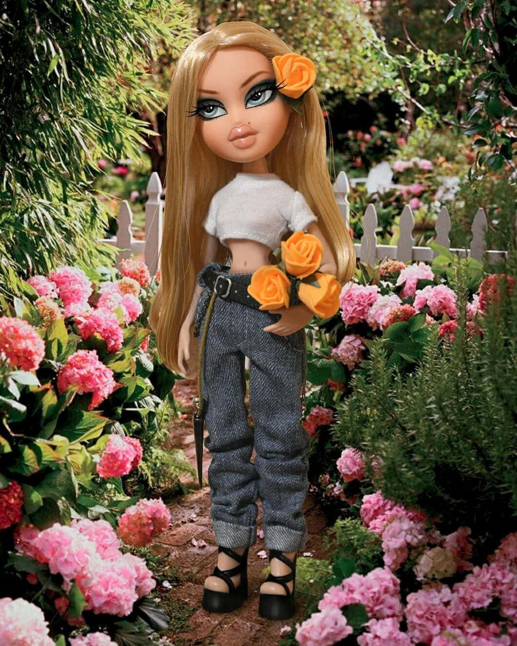 Bratz 桌布 壁紙 — 一個長著金色長髮、手持橙色玫瑰的 Bratz 公仔，站在一個充滿粉紅色繡球花和綠色葉子的茂盛花園中。