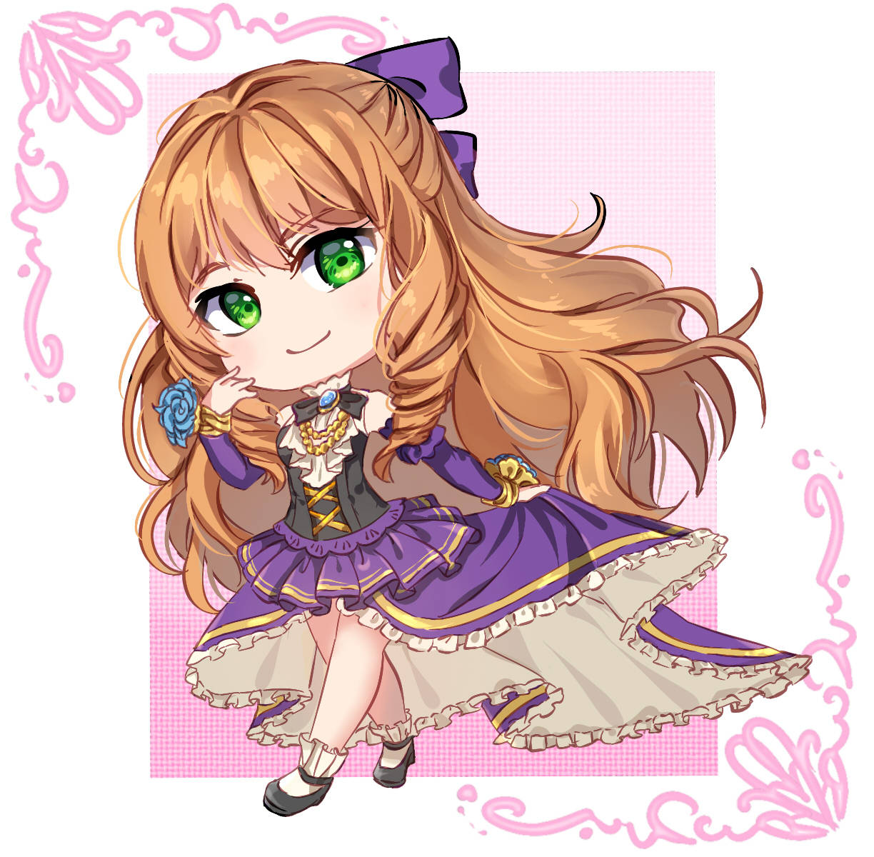 Guinevere 桌布 壁紙 — 一個長長金髮和明亮綠眼的Q版動漫女孩，穿著紫色和奶油色的荷葉邊連衣裙，背景是粉紅色格子圖案和裝飾性漩渦。