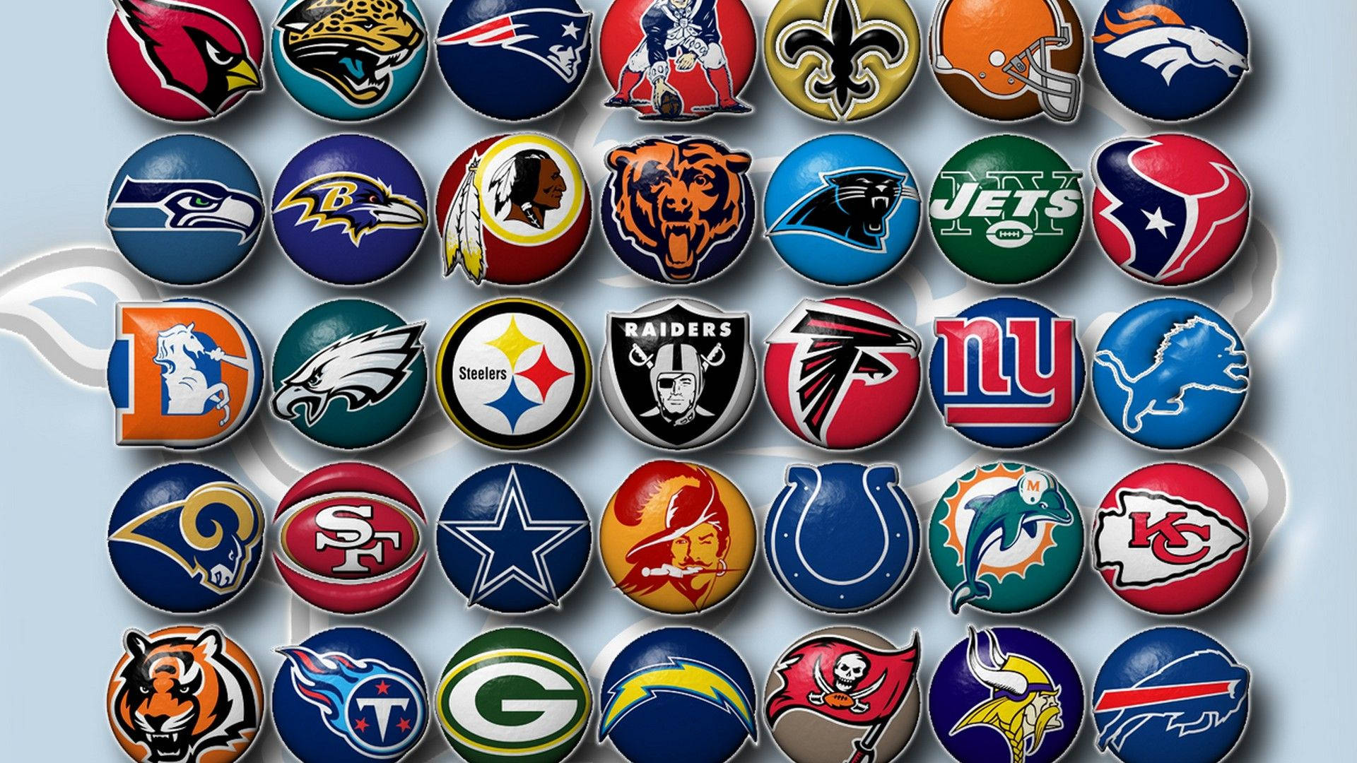NFL Teams 桌布 壁紙 — 一個閃亮的NFL球隊標誌別針網格，排列在帶有微妙漩渦圖案的淺藍色背景上。