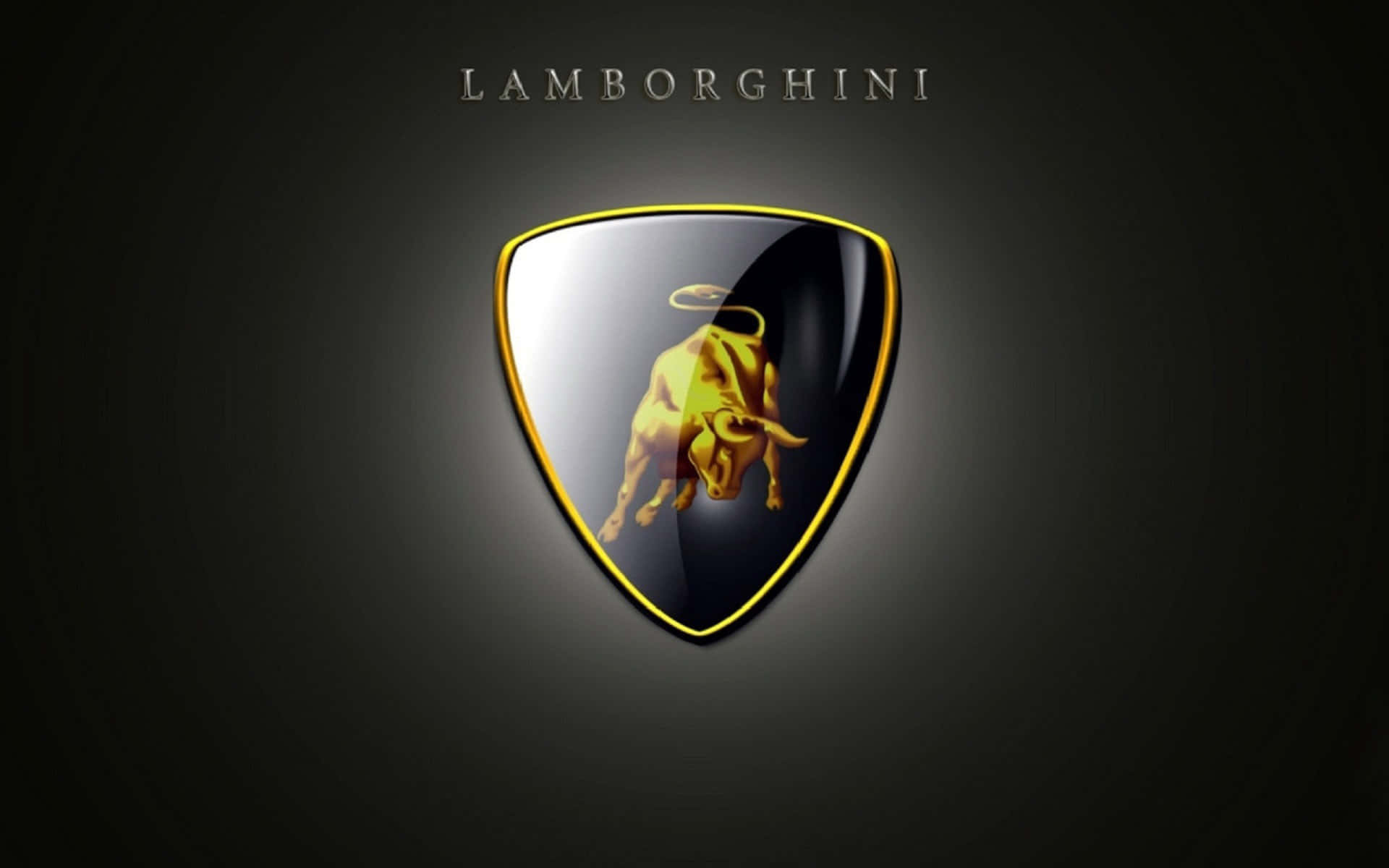 Lamborghini 標誌，黑色盾牌上有一隻金色公牛，上方有品牌名稱。 — Valorant Logo 壁紙