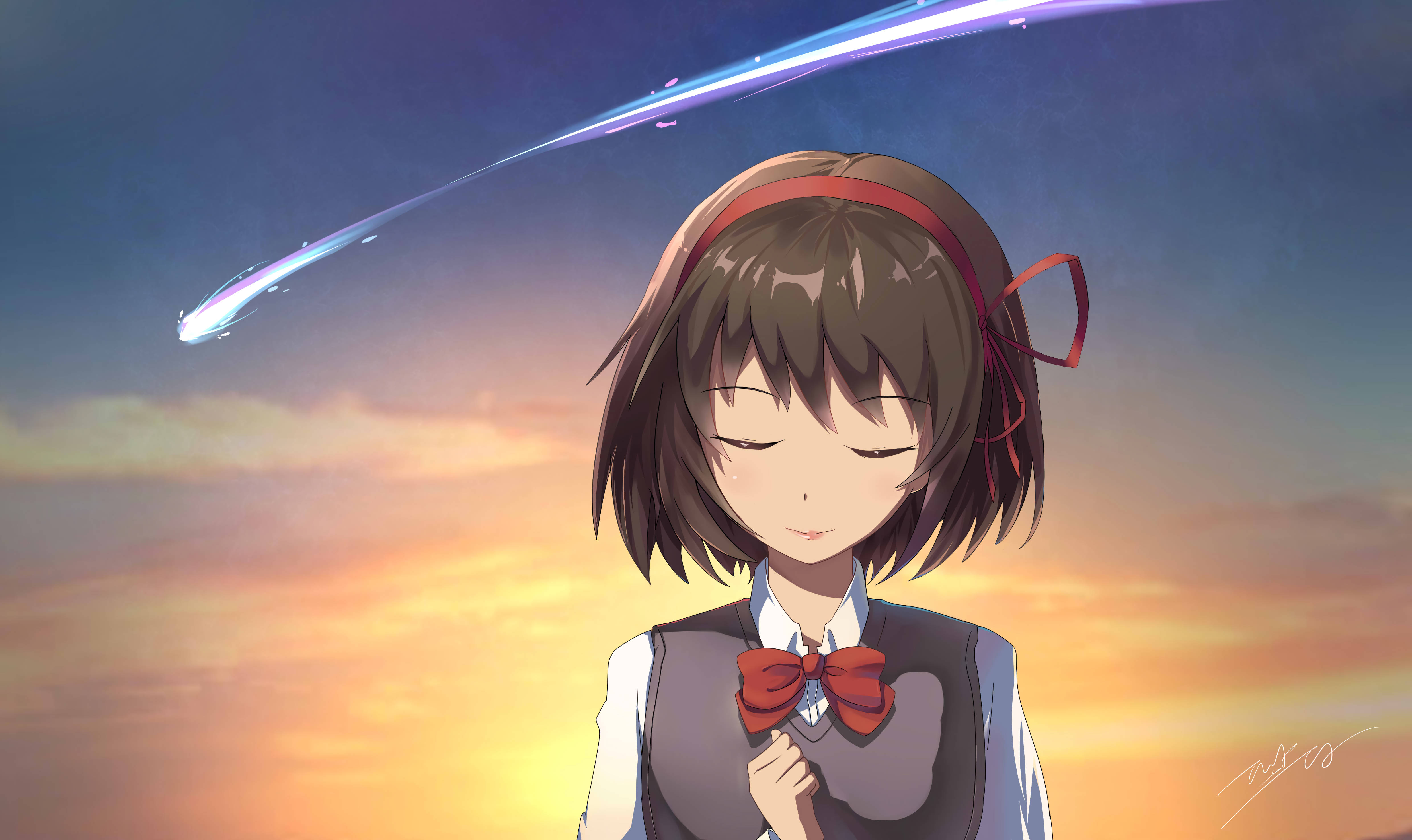 Your Name 桌布 壁紙 — 一個閉著眼睛、戴著紅色蝴蝶結的寧靜動漫女孩，站在夕陽天空下，一顆發光的彗星從頭頂掠過。