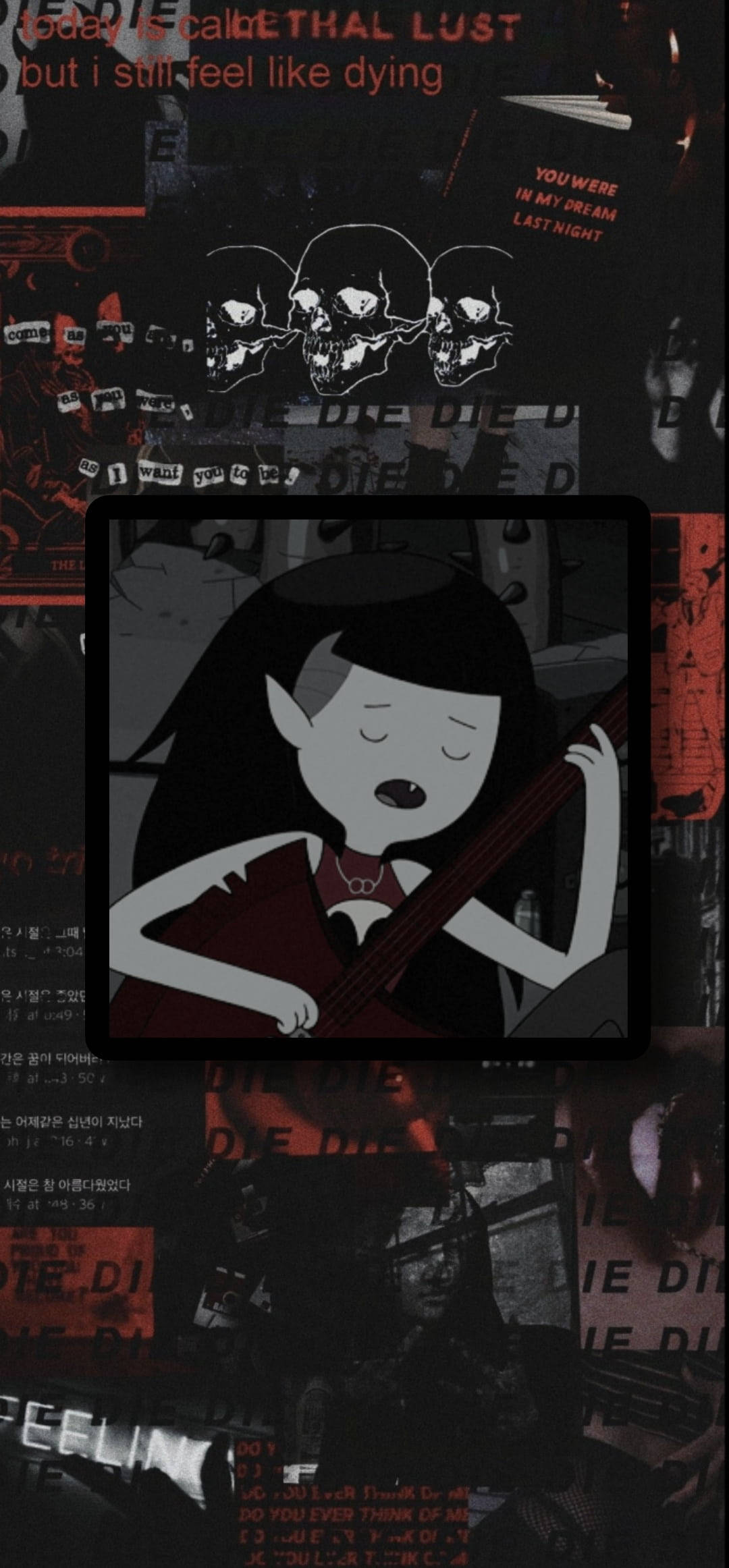 Alt 桌布 壁紙 — 一個閉著眼睛的黑暗動漫女孩在一個混亂的紅色和黑色骷髏和文字壁紙拼貼背景下彈吉他。