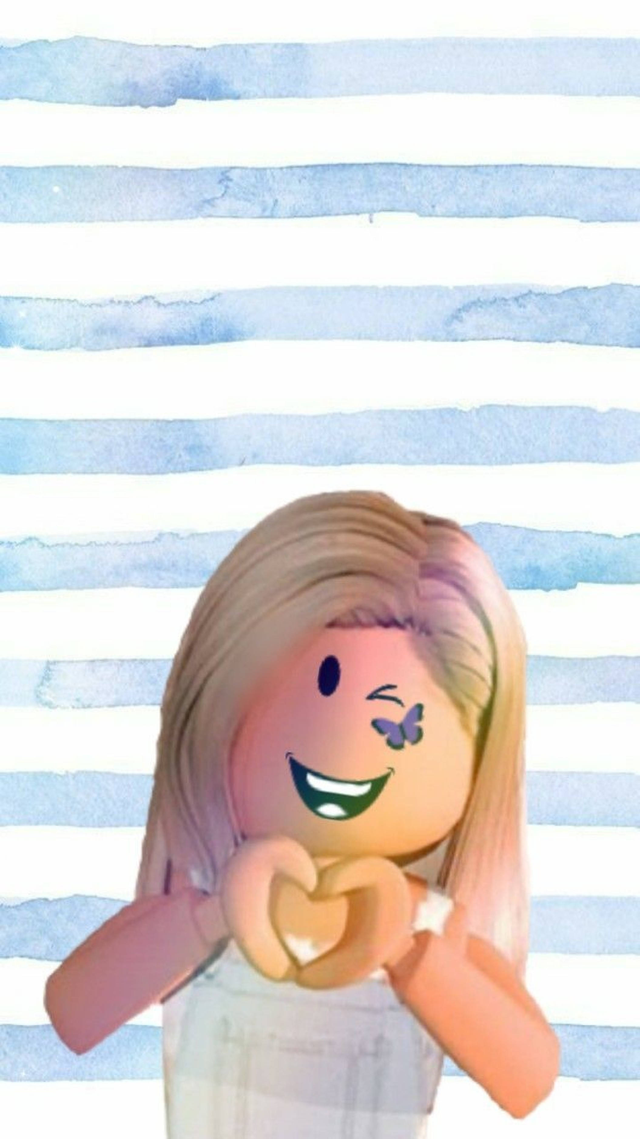 Roblox 女孩 桌布 壁紙 — 一個開心的Roblox頭像，金髮，臉頰上有蝴蝶，雙手在藍白條紋水彩背景前比出心形。