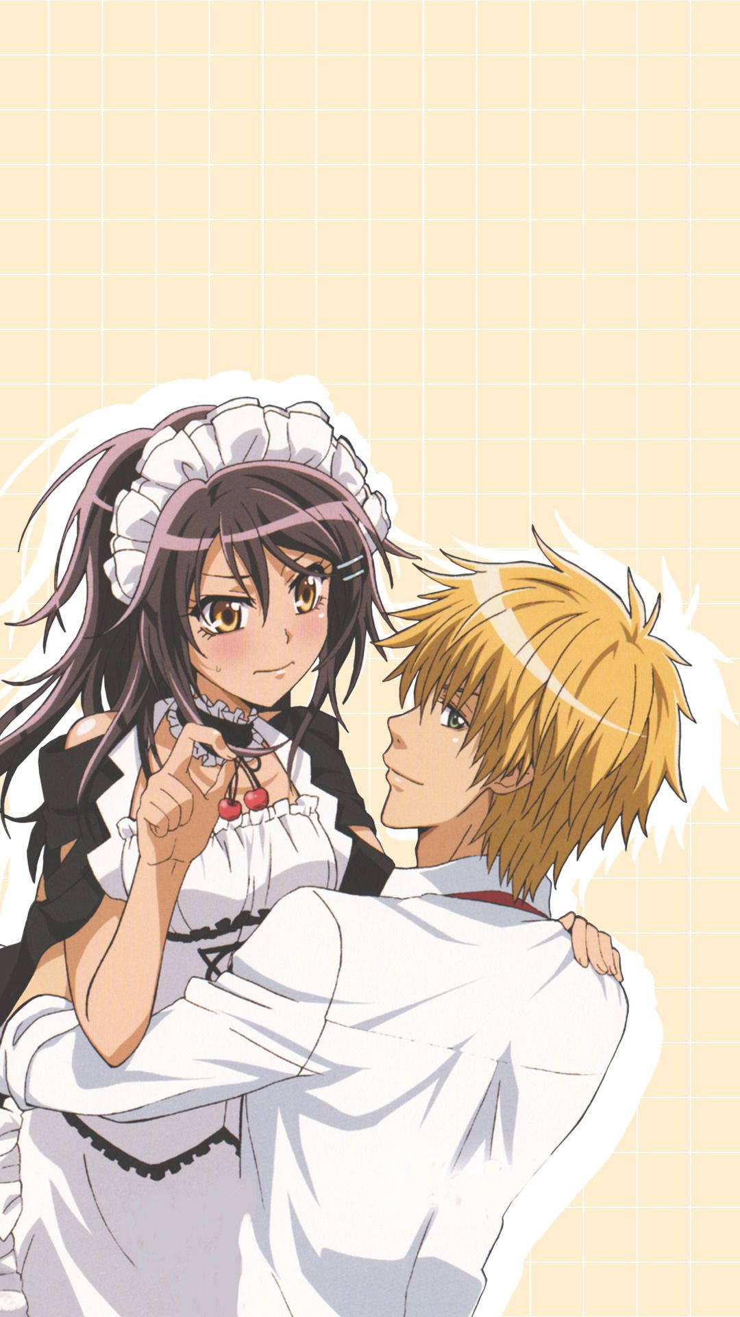 Kaichou Wa Maid Sama 桌布 壁紙 — 一個開心的動漫女僕裝女孩，在微笑的金髮男孩附近頑皮地拿著櫻桃，背景是柔和的米色條紋。