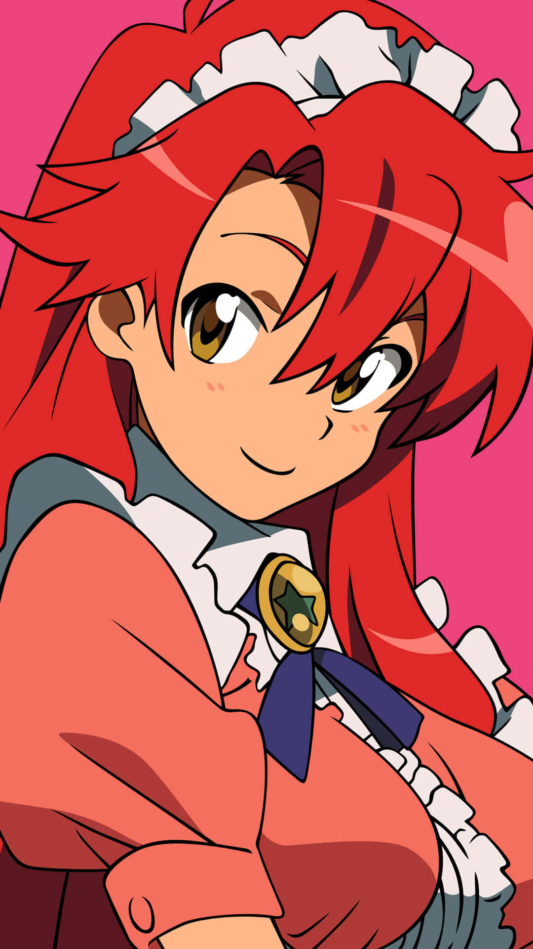 yoko littner 桌布 壁紙 — 一個開心的動漫女孩，擁有鮮豔的紅髮和女僕裝，在明亮的粉紅色背景上微笑。