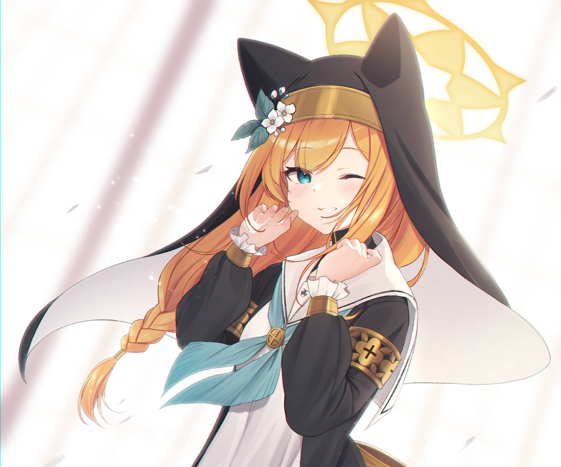 電玩遊戲 桌布 壁紙 — 一個開心的動漫女孩，橙色頭髮和貓耳朵，穿著帶金色點綴的黑白連帽服裝微笑。