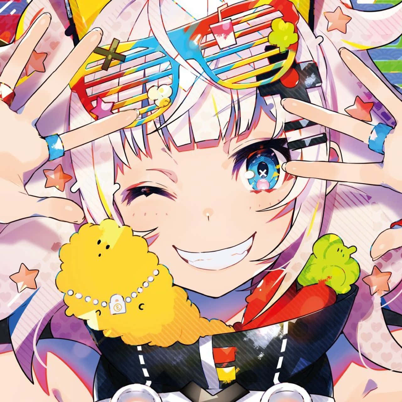 Japanese Pop Art 桌布 壁紙 — 一個開心的動漫女孩，白髮戴著彩色眼鏡，在充滿活力的星空背景下微笑抱著可愛的毛絨玩具。