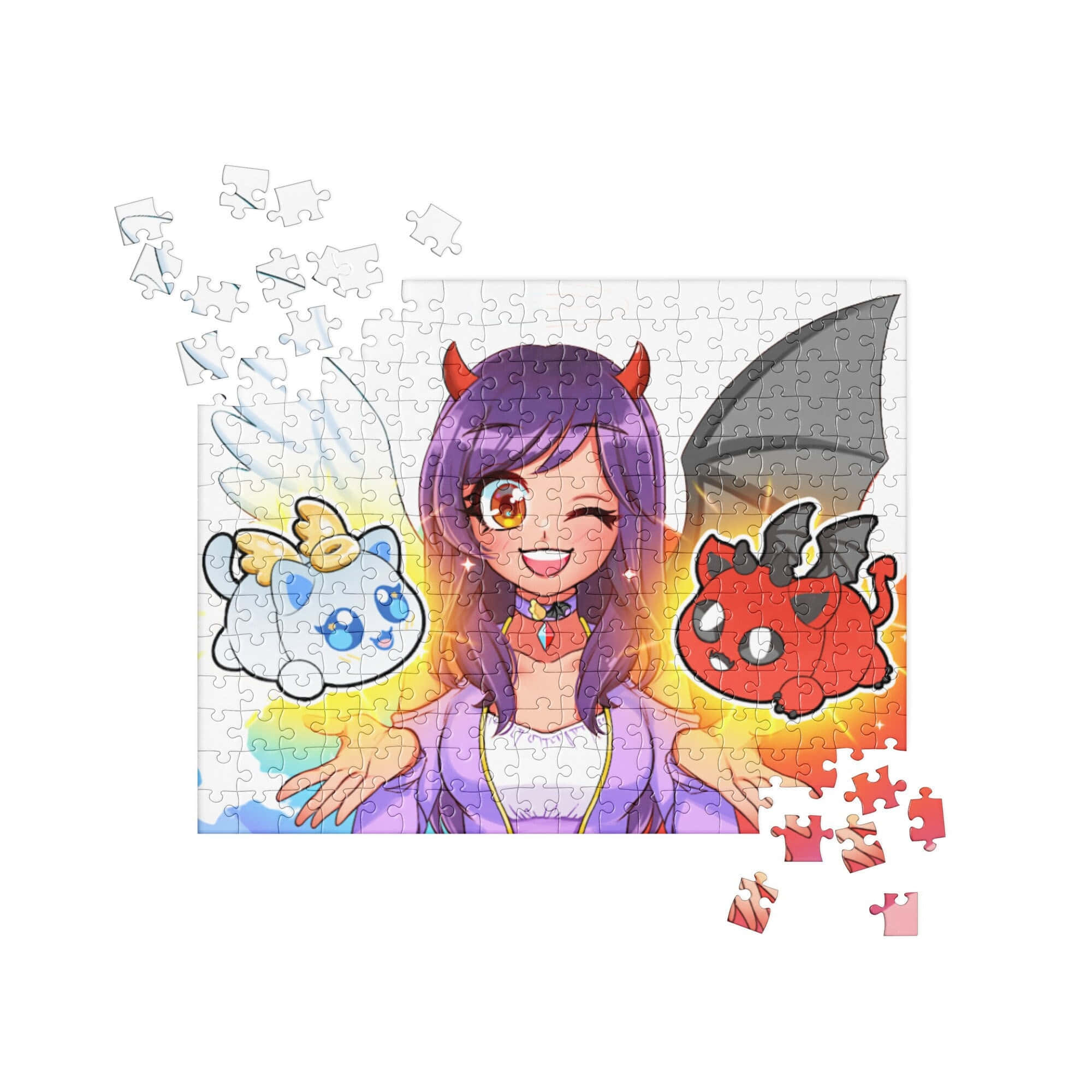 Aphmau 桌布 壁紙 — 一個開心的動漫女孩，紫色頭髮和惡魔角，抱著微笑的天使和惡魔毛絨玩具，拼圖碎片在她周圍漂浮。