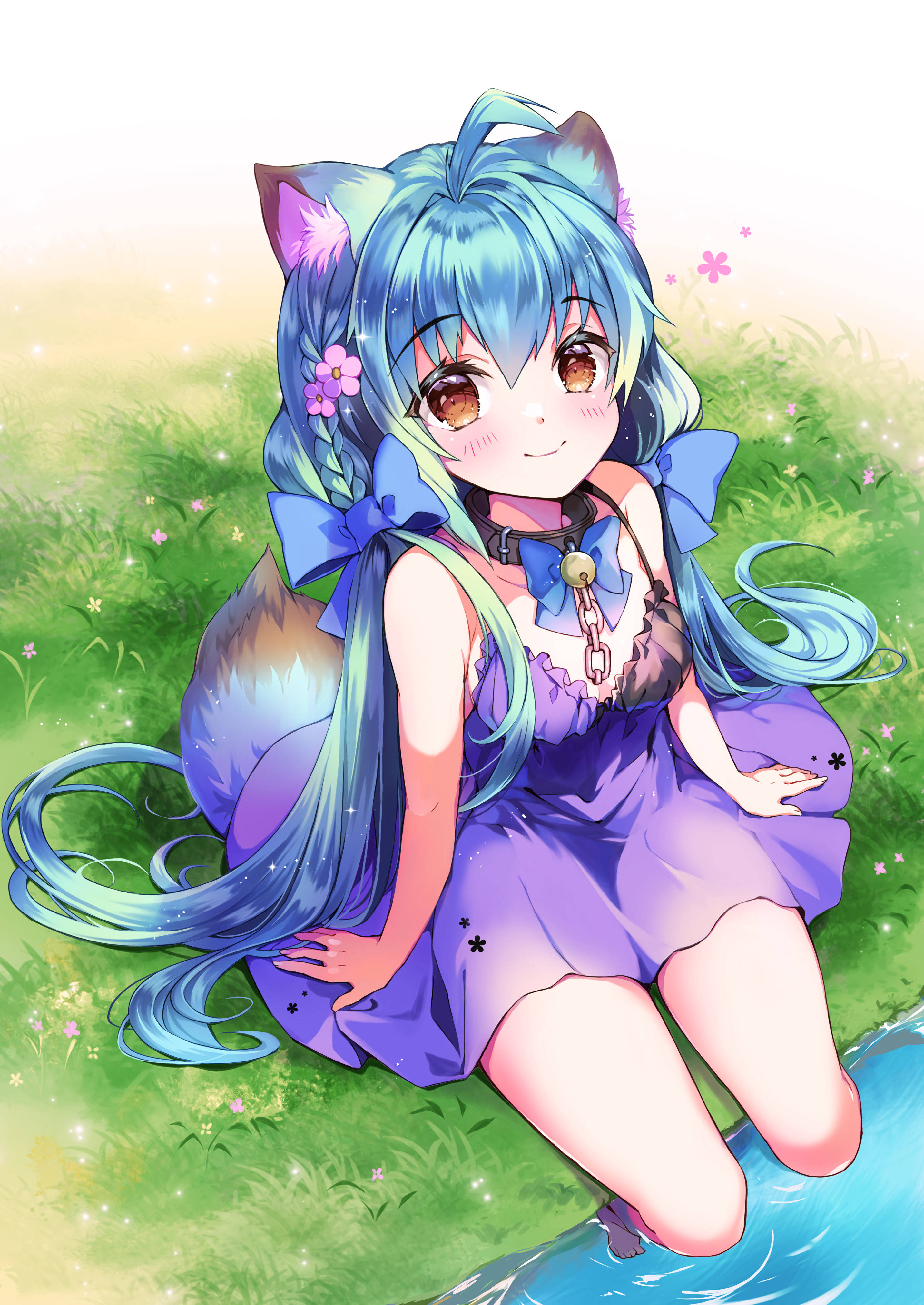 happy anime 桌布 壁紙 — 一個開心的動漫女孩，藍色貓耳，長髮，坐在溪邊的草地上，周圍有粉紅色的花朵。