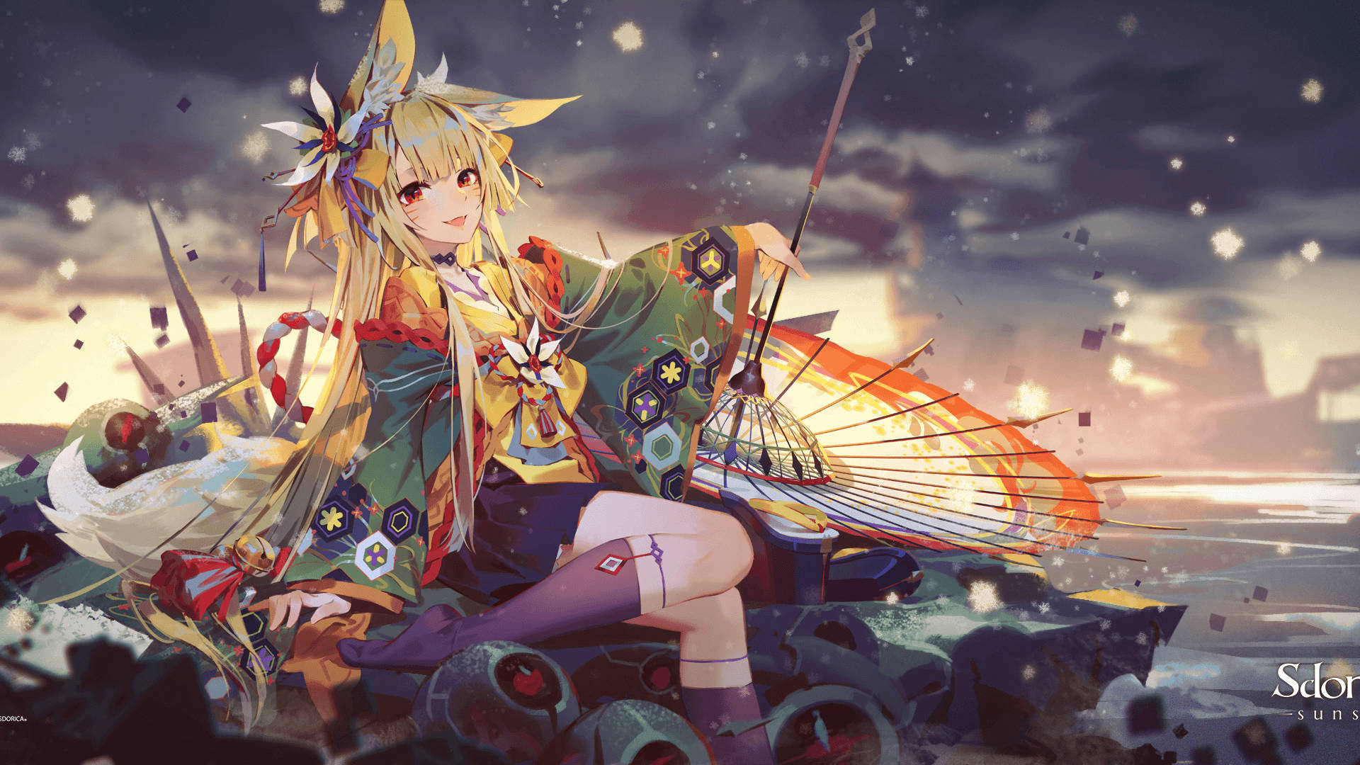 Kitsune 桌布 壁紙 — 一個開心的動漫女孩，長著狐狸耳朵，穿著色彩繽紛的和服，坐在夕陽下的戰艦上，手持發光的扇子。