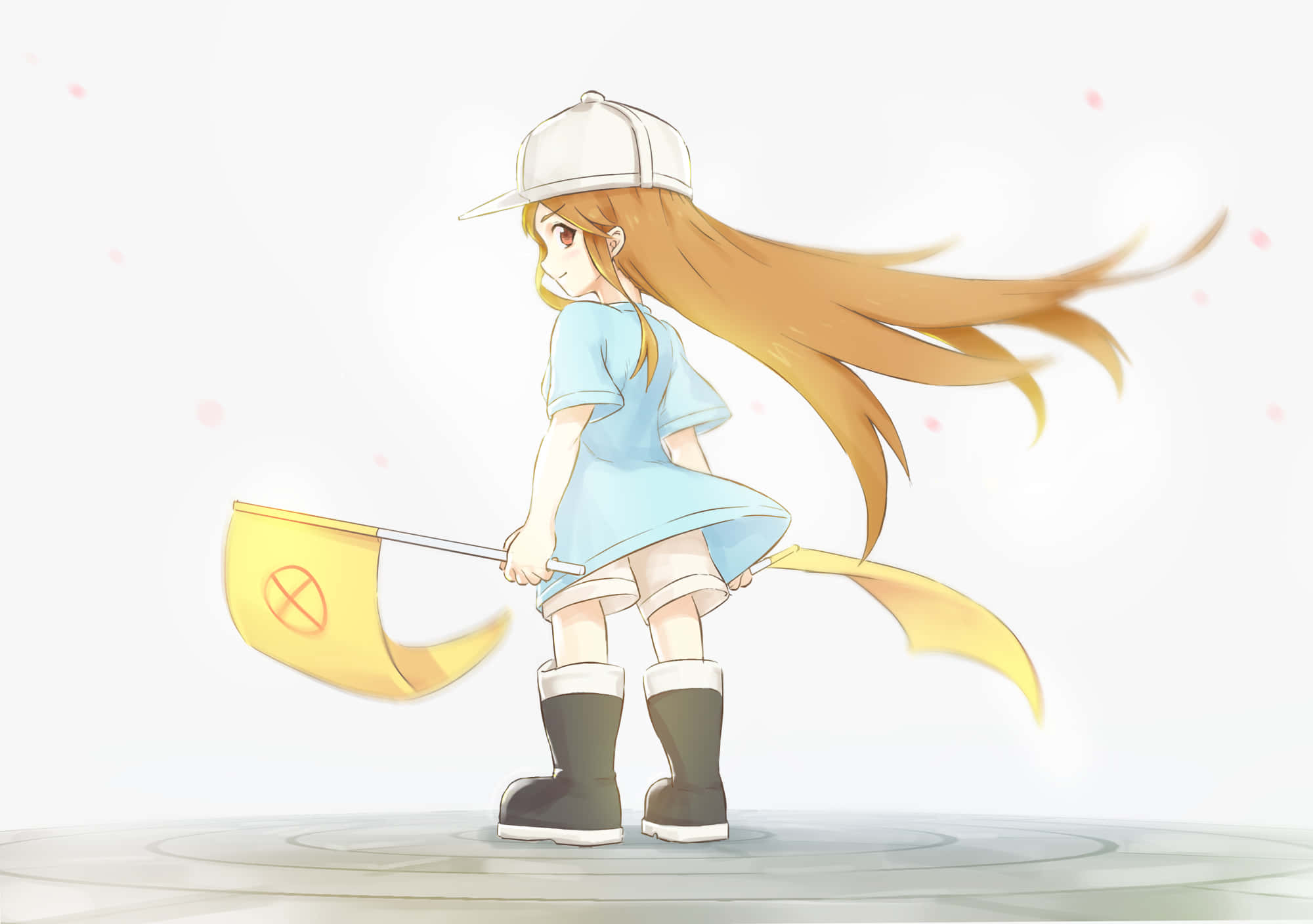 Cells At Work 桌布 壁紙 — 一個開心的動漫女孩，長長的橙色頭髮，戴著白色帽子，拿著一面帶有X符號的黃色旗幟，花瓣在她周圍飄落。