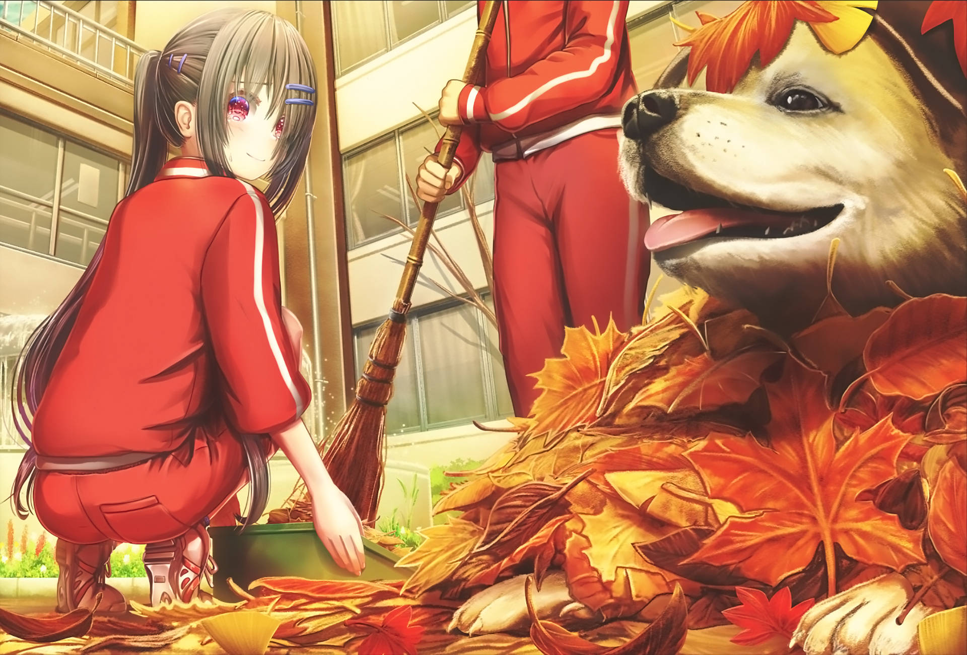 動漫狗 桌布 壁紙 — 一個開心的動漫女孩和狗穿著紅色衣服，在建築物旁邊收集秋天的落葉，附近有一把掃帚。