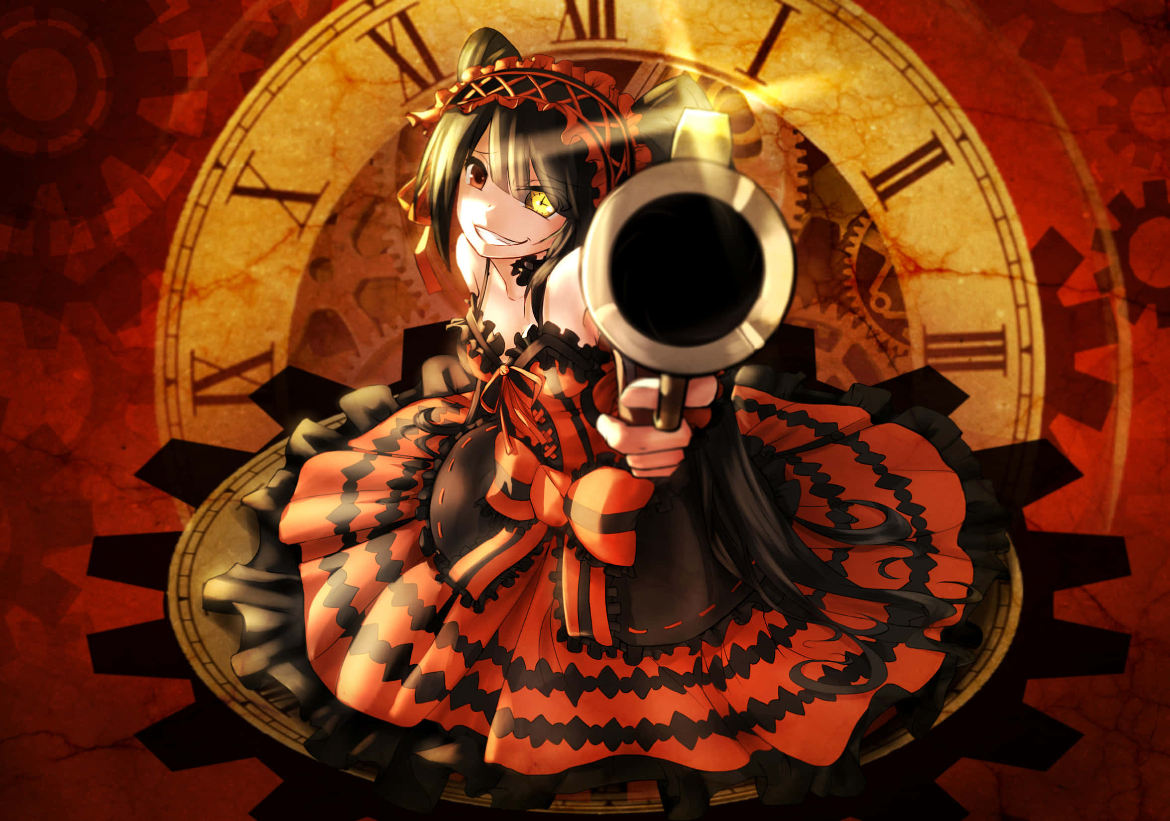Date A Live 桌布 壁紙 — 一個開心的動漫女孩穿著橙色和黑色的連衣裙，在蒸氣龐克時鐘背景下用槍指向觀眾。
