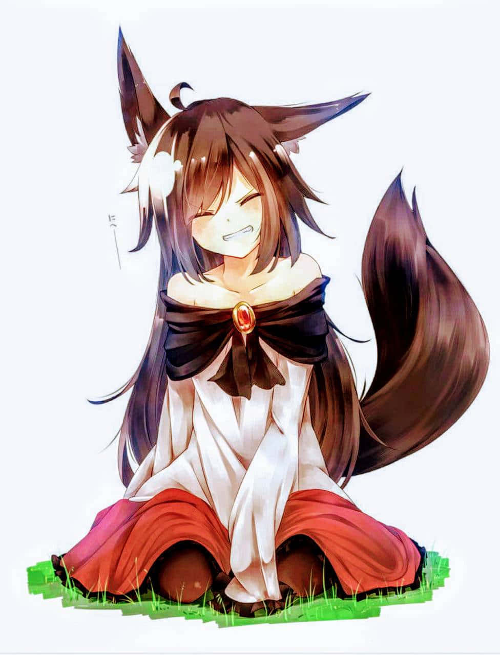 Anime Girl Black Hair 桌布 壁紙 — 一個開心的動漫狐女，棕色頭髮和尾巴，盤腿坐在草地上，穿著白色上衣配黑色蝴蝶結和紅色裙子。