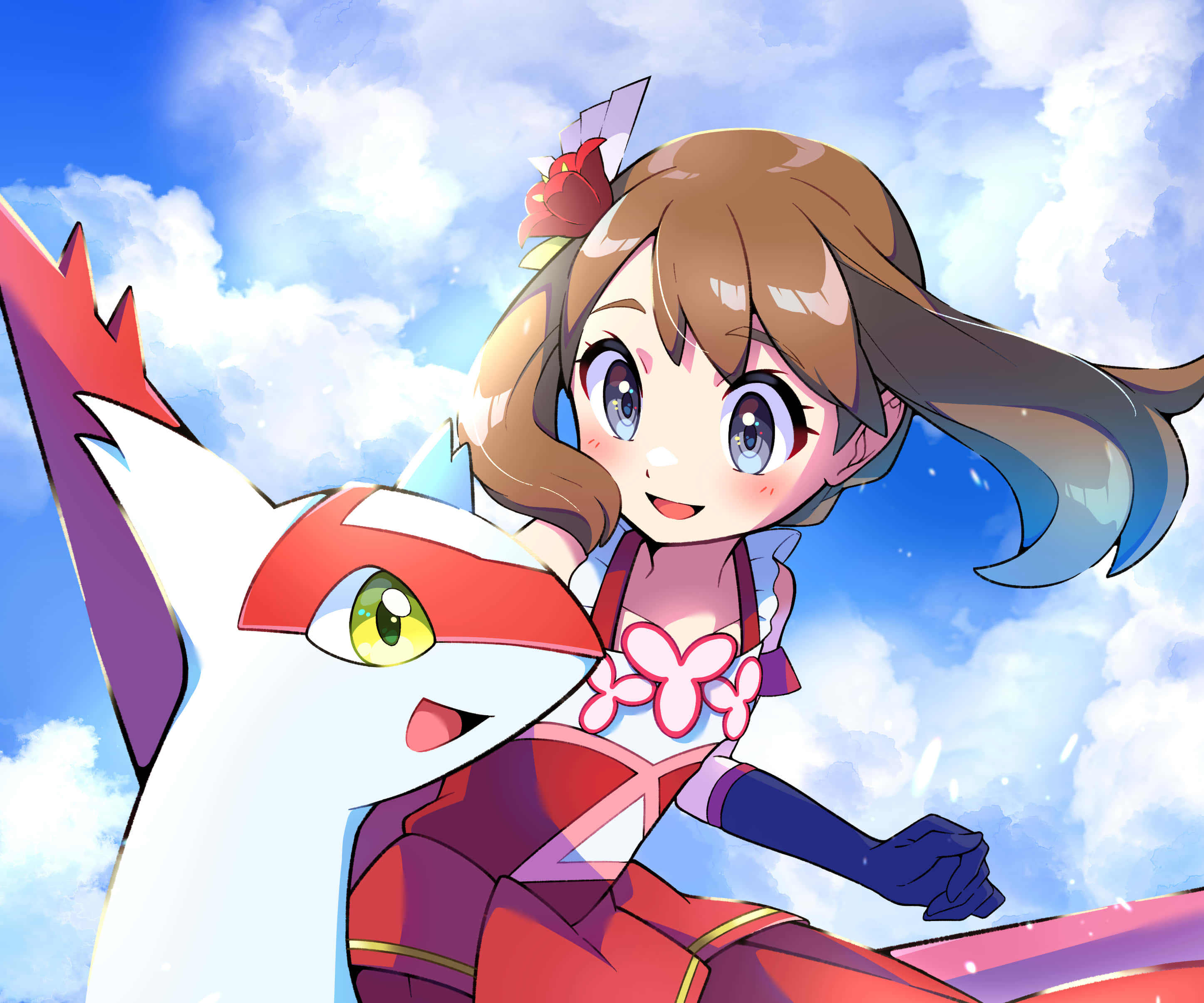 Pokémon 手機 桌布 壁紙 — 一個開心的動畫女孩，棕色頭髮，紅色花朵飾物，騎著一隻白色和紅色的狐狸狀生物，背景是明亮的藍天和蓬鬆的雲朵。
