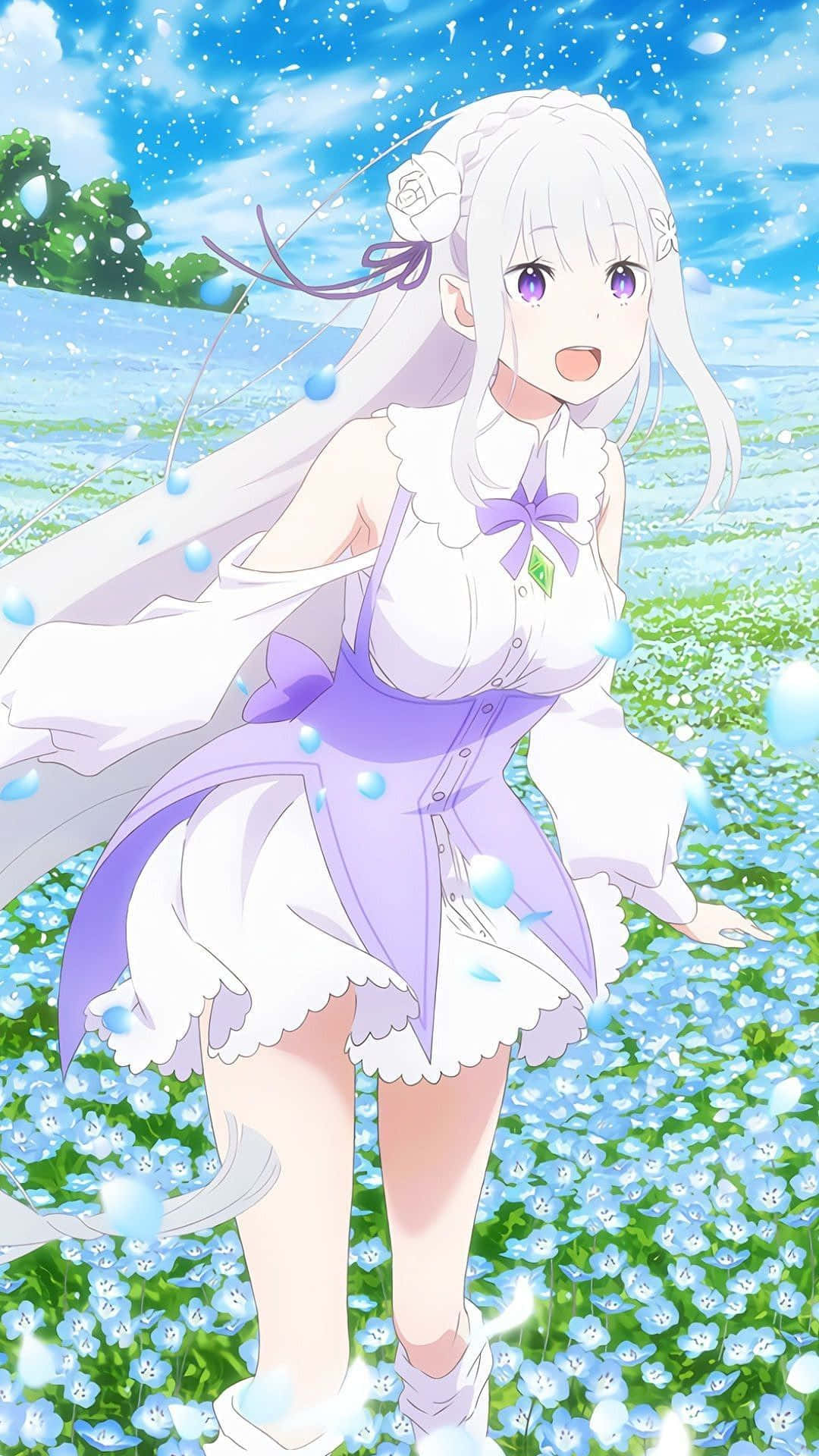 Re Zero Emilia 桌布 壁紙 — 一個開心的動畫女孩，白髮紫眼，站在藍色花田中，頭上是明亮的藍天，漂浮著氣泡。