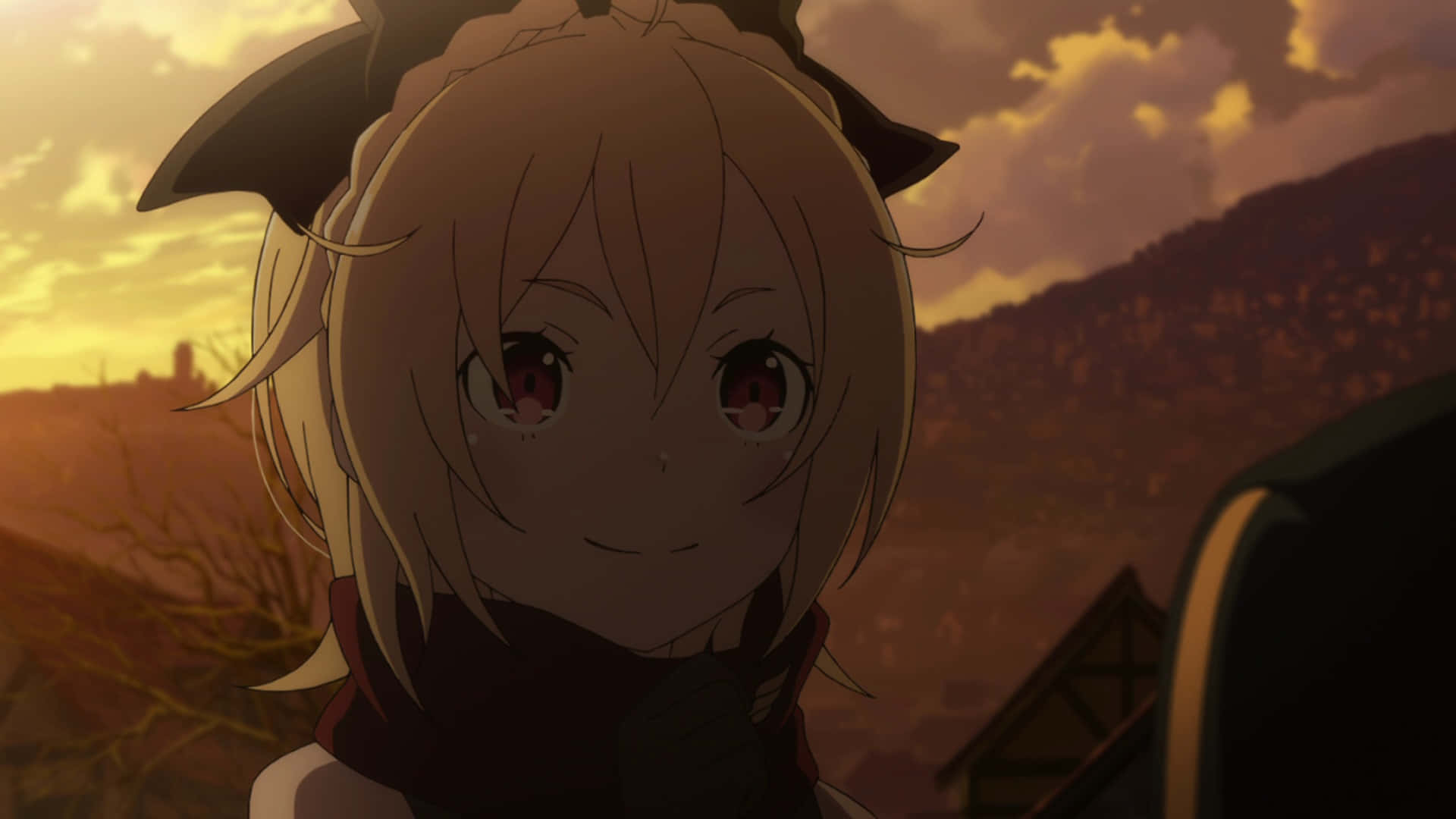 Re Zero Felt 桌布 壁紙 — 一個開心的動畫女孩戴著貓耳，在鄉村小鎮上金色的日落中溫暖地微笑。