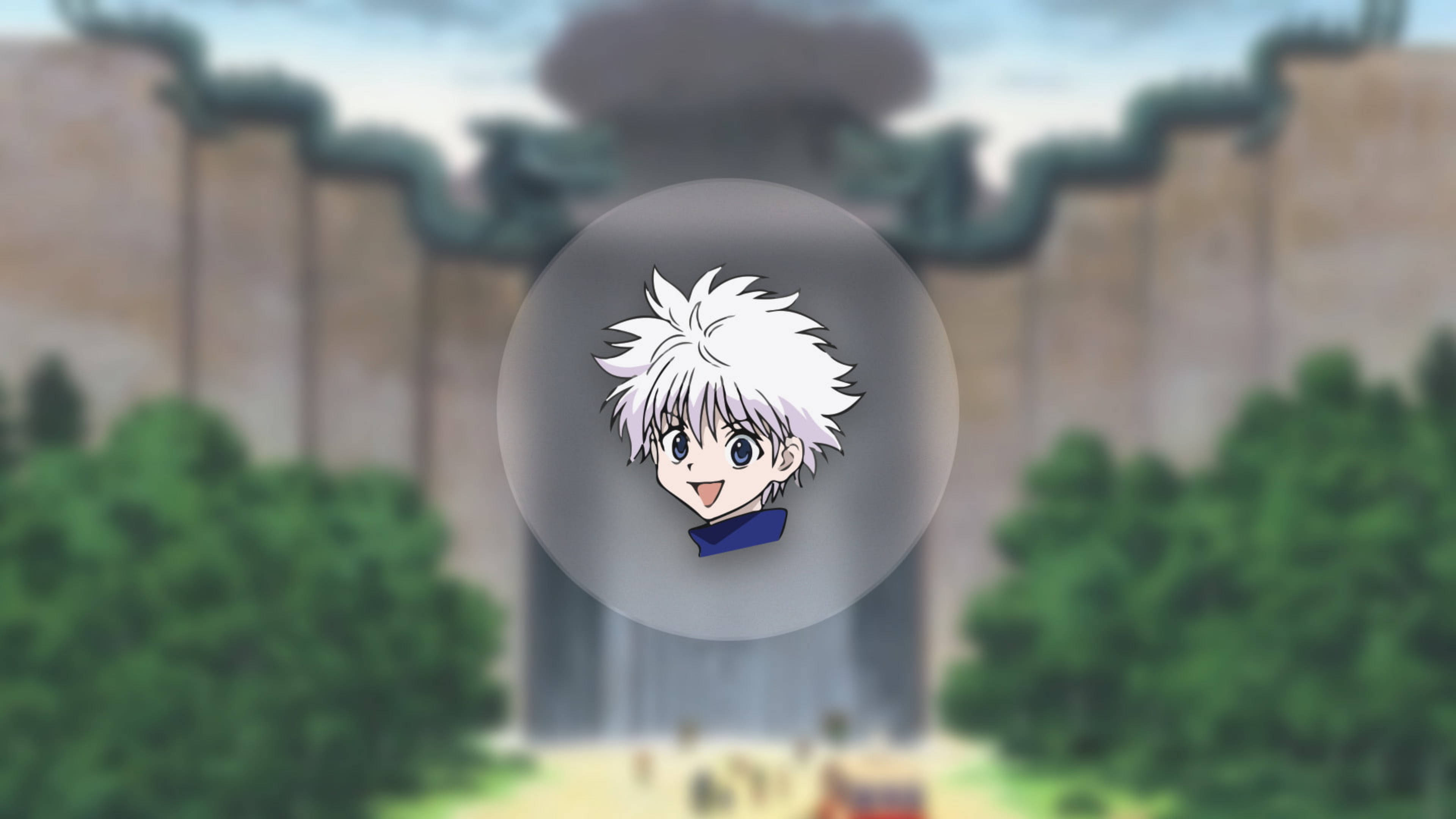 killua 4K 桌布 壁紙 — 一個開心的動畫男孩，有著刺刺的白髮，在模糊的城堡和瀑布背景下漂浮在泡泡中。