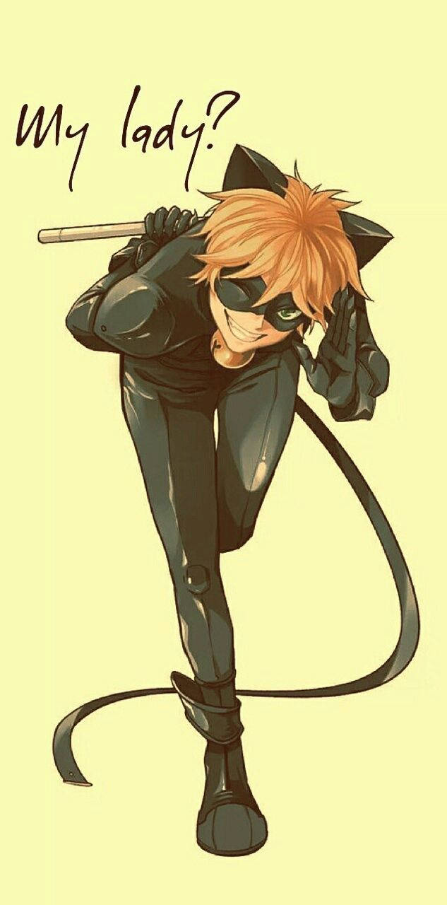 Aesthetic Anime Boy 桌布 壁紙 — 一個開心的動畫貓賊，橙色頭髮和黑色西裝，在淡黃色背景前擺出俏皮的姿勢。