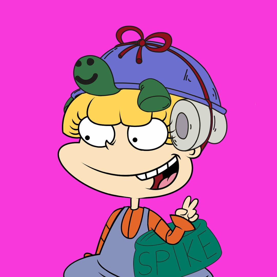 angelica pickles 桌布 壁紙 — 一個開心的卡通女孩，金髮戴護目鏡，微笑著拿著一個標有 spike 的綠色袋子，背景是亮粉紅色。