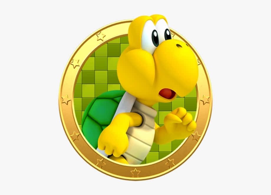 Koopa Troopa 桌布 壁紙 — 一個開心的黃色Koopa Troopa角色，穿過一枚帶有星星細節的金幣，在綠色格紋背景上窺視。