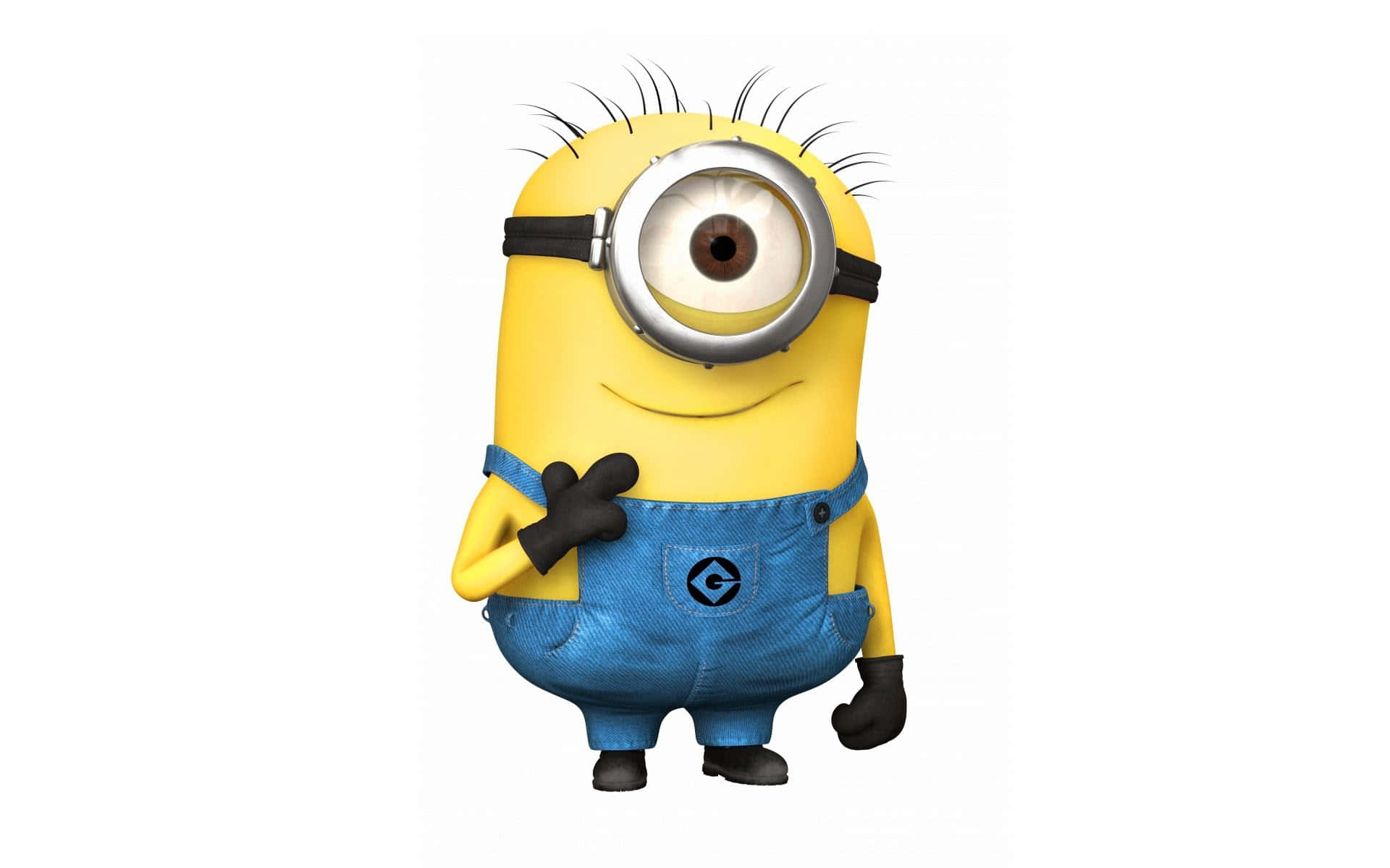 Minion Phone 桌布 壁紙 — 一個開心的黃色小小兵，有一隻大眼睛和藍色吊帶褲，站在白色背景前。