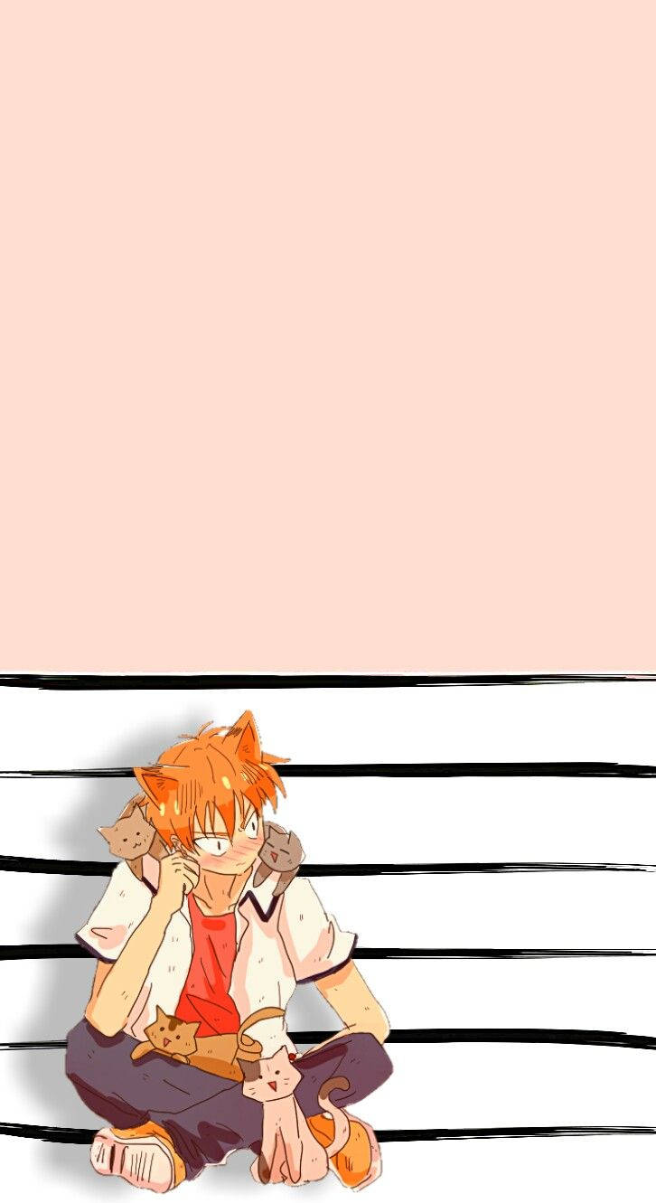 Fruits Basket 桌布 壁紙 — 一個開朗的動畫男孩，擁有橙色頭髮和貓耳朵，盤腿坐在條紋背景前，被小貓圍繞。