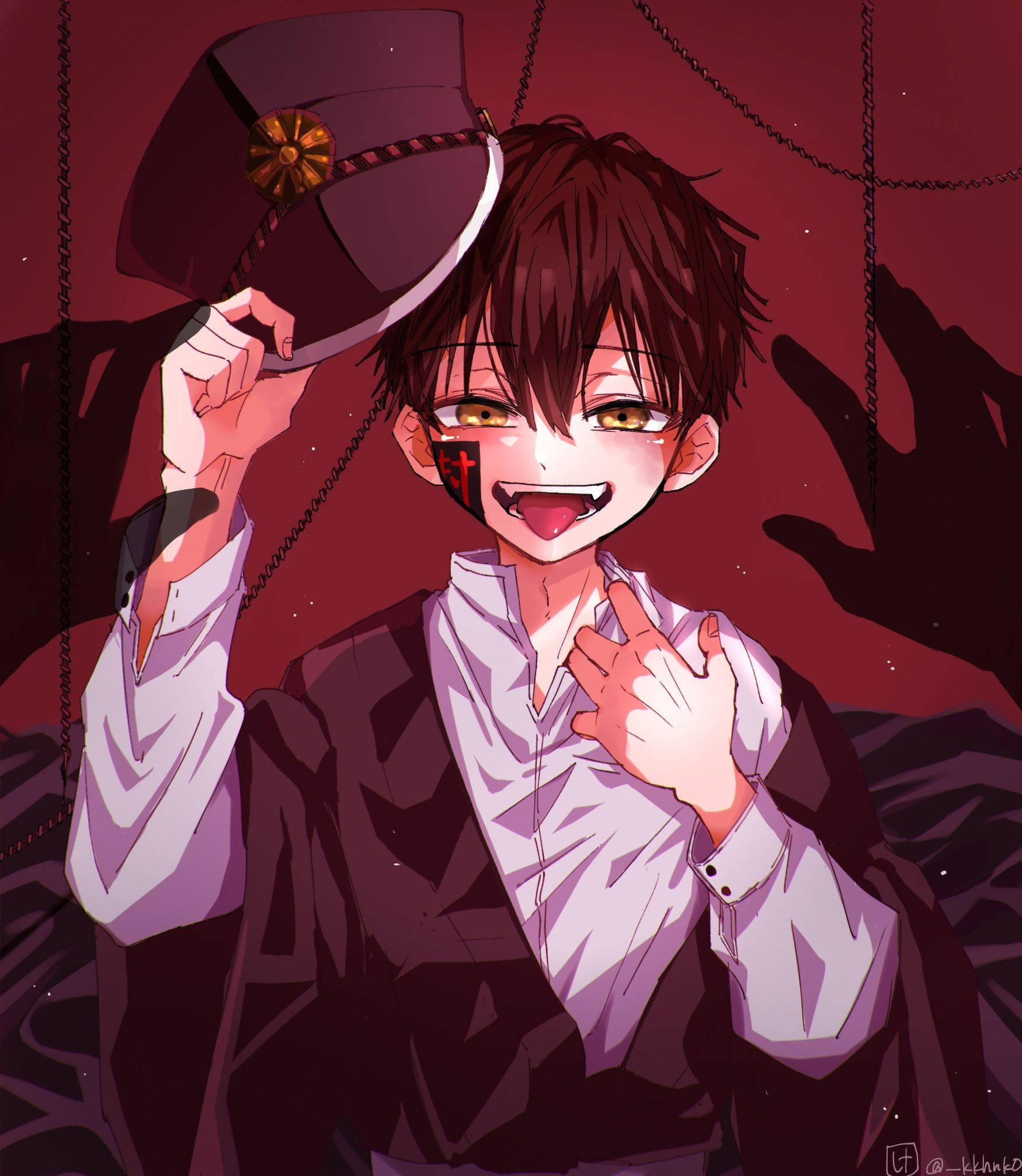 Toilet Bound Hanako Kun 桌布 壁紙 — 一個開朗的動畫男孩，棕色頭髮金色眼睛，在深紅色背景掛著鏈條的環境下傾斜他的高頂帽，咧嘴大笑。