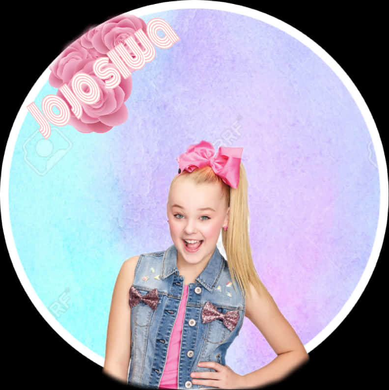 JoJo Siwa 桌布 壁紙 — 一個開朗的金髮年輕女孩，戴著粉紅色蝴蝶結，在柔和漸變背景前燦爛微笑。